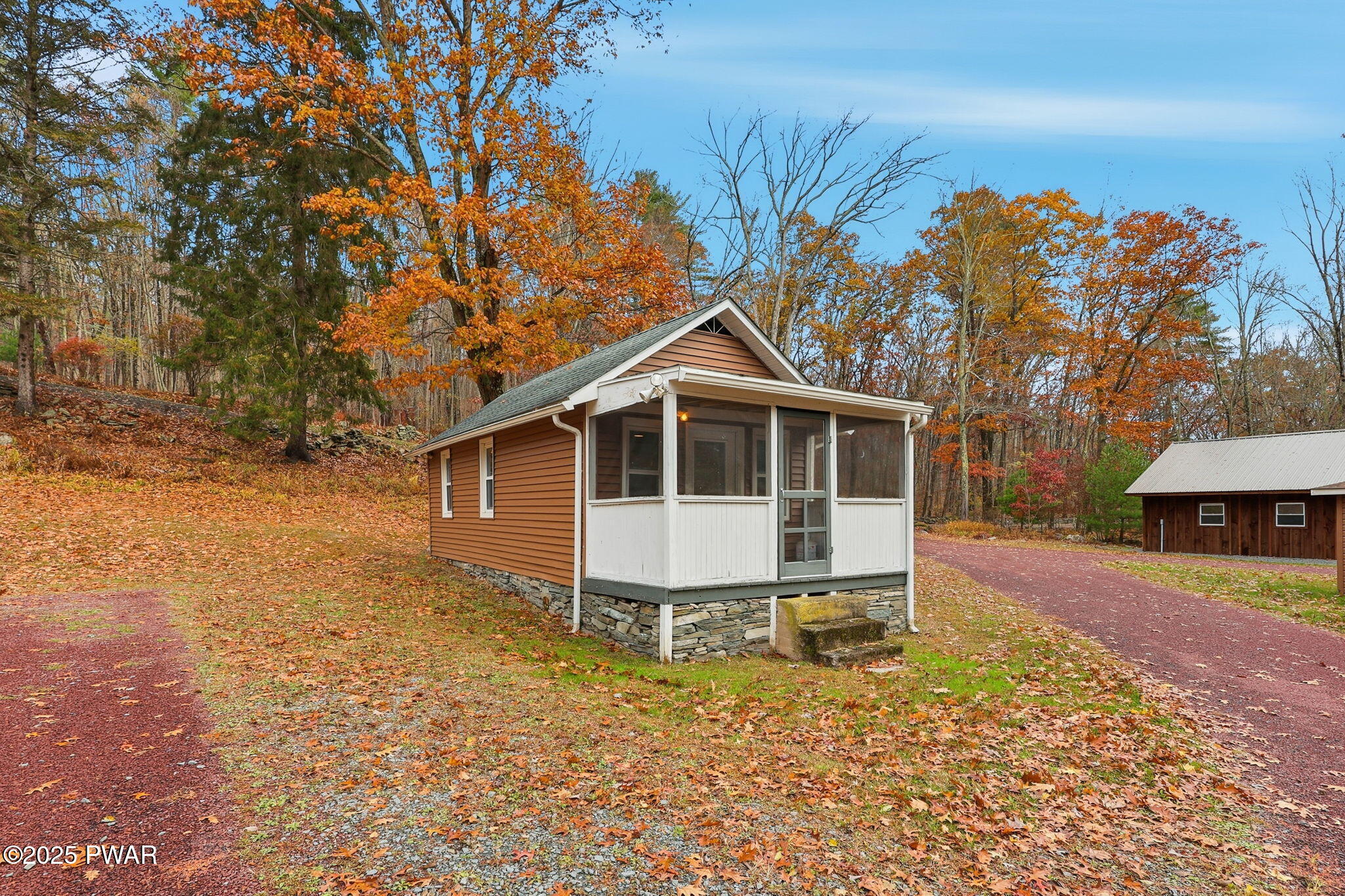 Hawley, Pennsylvania, 18428, United States, 2 Bedrooms Bedrooms, ,3 BathroomsBathrooms,Residential,Active,1985583