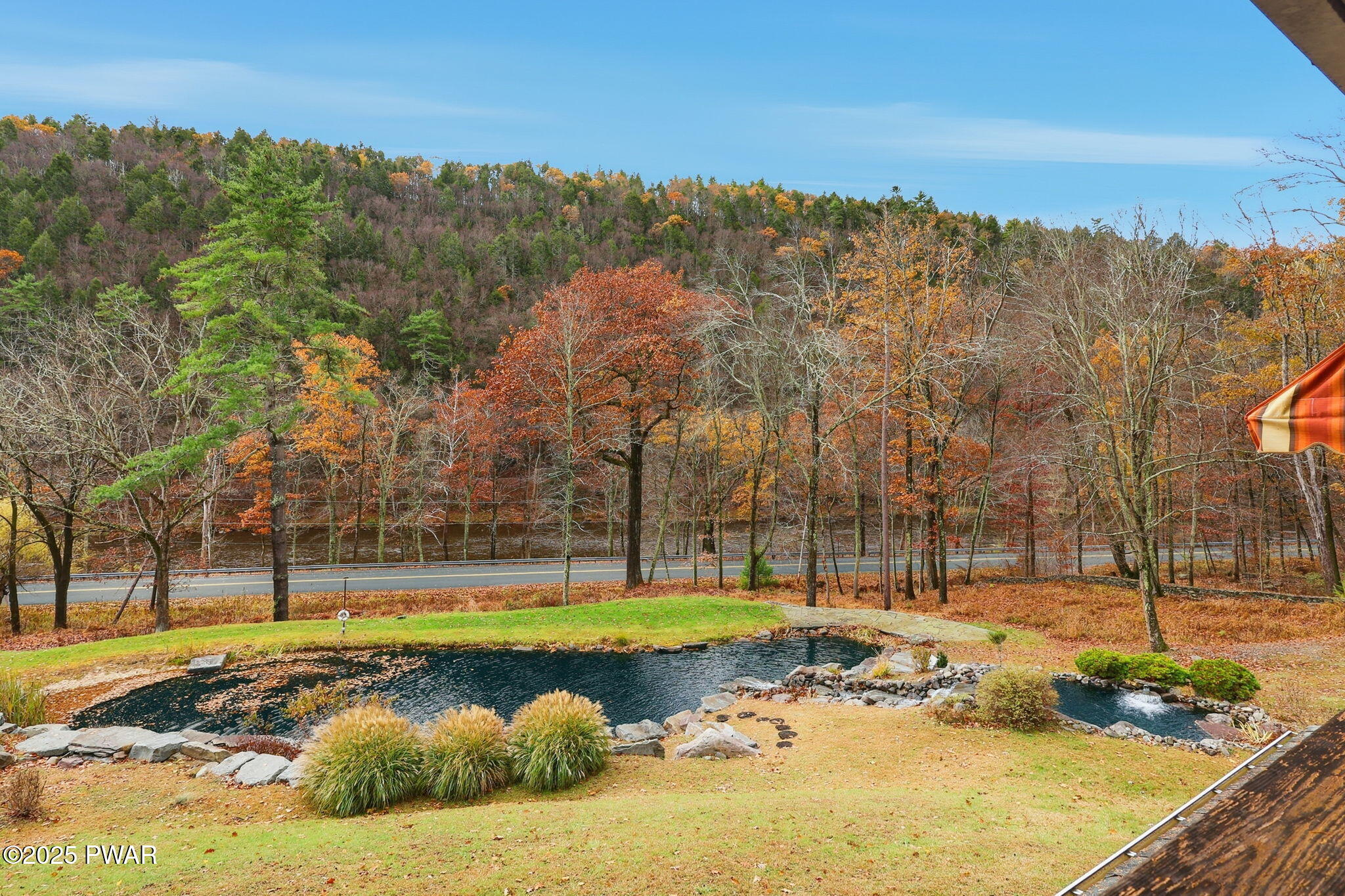 Hawley, Pennsylvania, 18428, United States, 2 Bedrooms Bedrooms, ,3 BathroomsBathrooms,Residential,Active,1985583