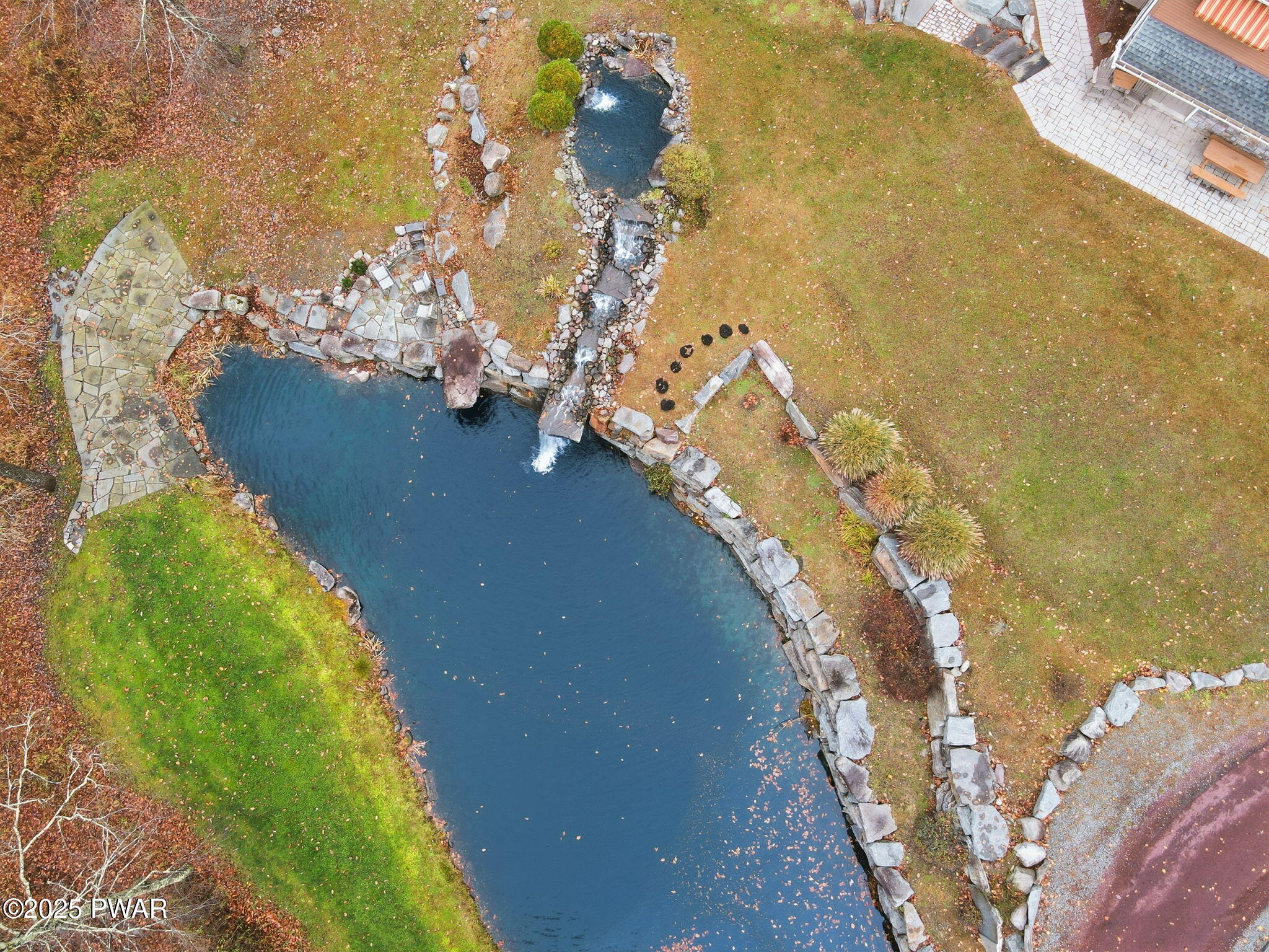 Hawley, Pennsylvania, 18428, United States, 2 Bedrooms Bedrooms, ,3 BathroomsBathrooms,Residential,Active,1985583