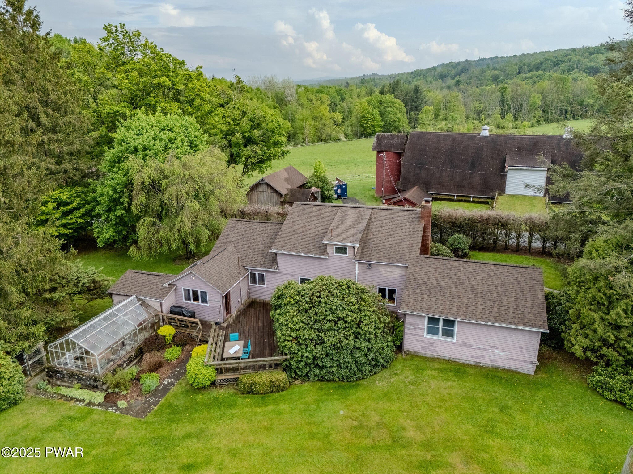 Honesdale, Pennsylvania, 18431, United States, 6 Bedrooms Bedrooms, ,4 BathroomsBathrooms,Residential,Active,1824543