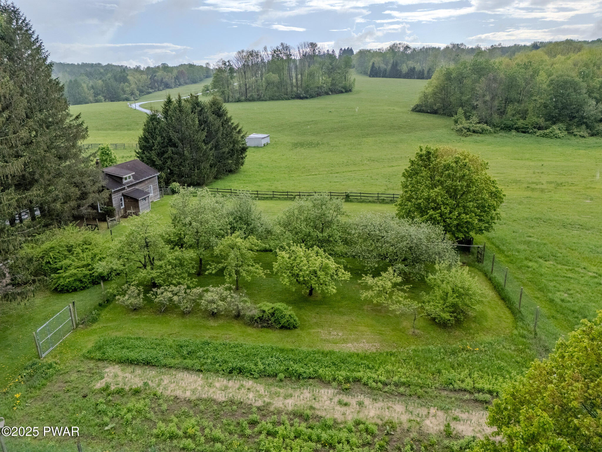 Honesdale, Pennsylvania, 18431, United States, 6 Bedrooms Bedrooms, ,4 BathroomsBathrooms,Residential,Active,1824543