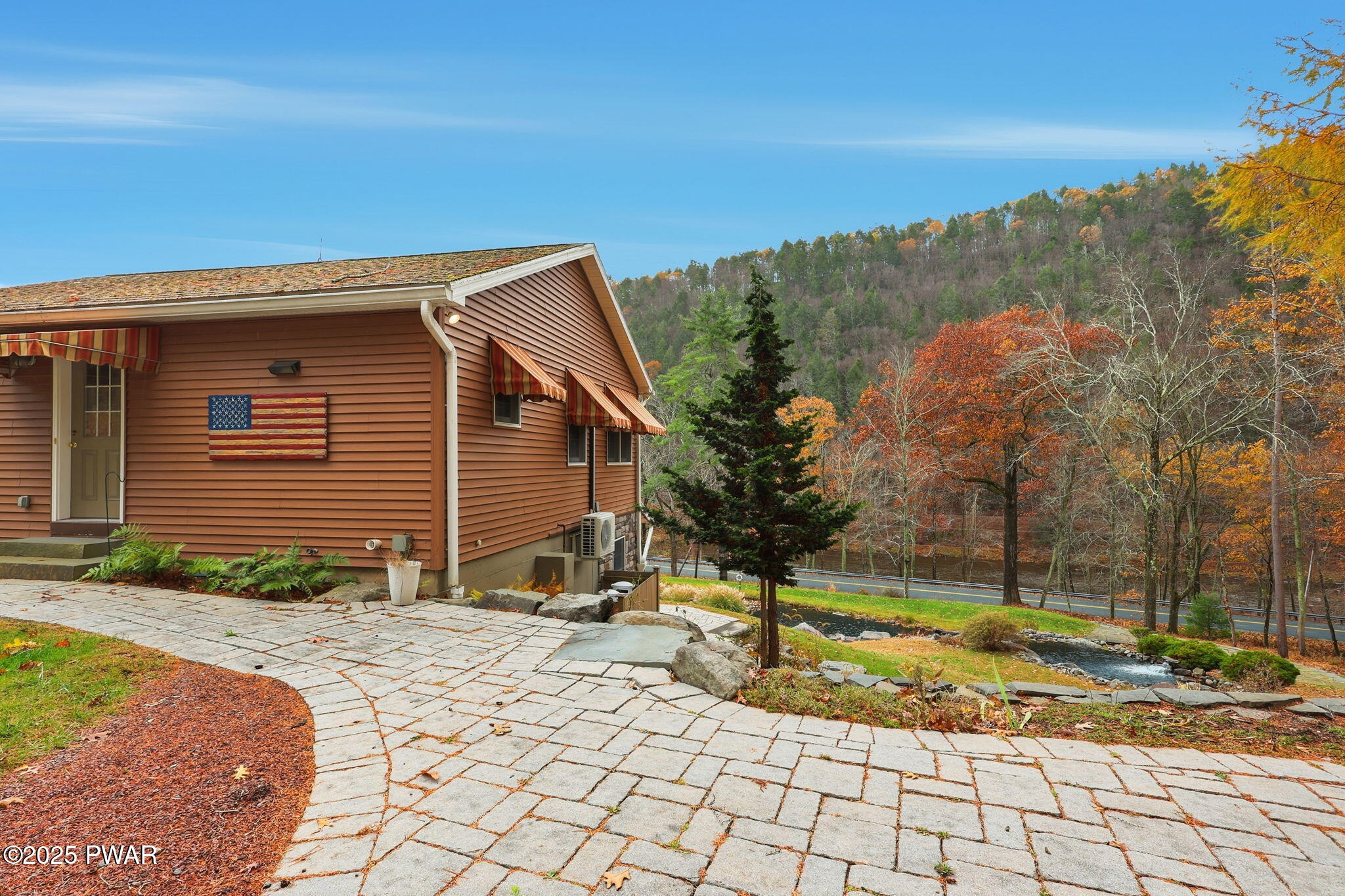 Hawley, Pennsylvania, 18428, United States, 2 Bedrooms Bedrooms, ,3 BathroomsBathrooms,Residential,Active,1985583