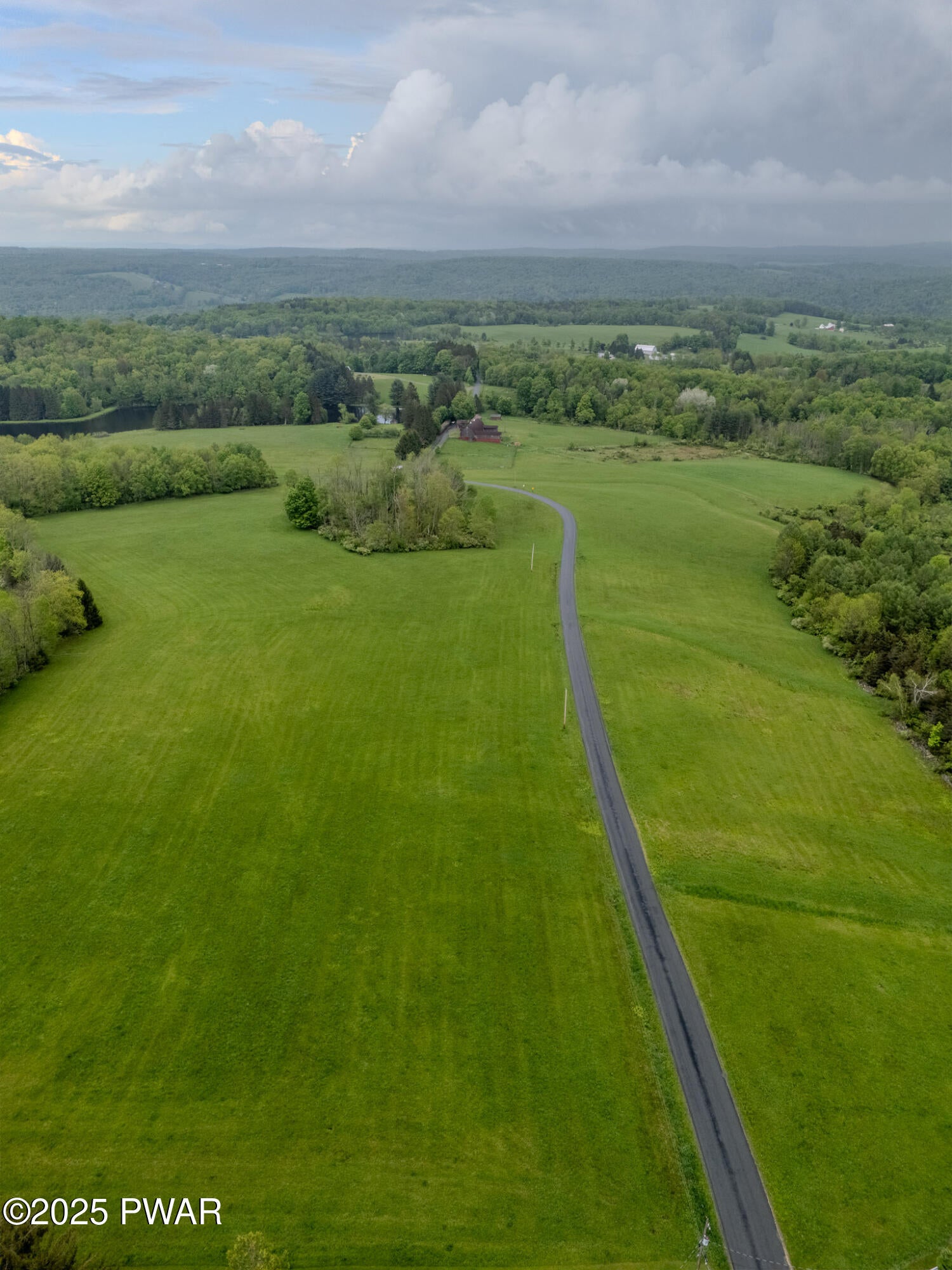 Honesdale, Pennsylvania, 18431, United States, 6 Bedrooms Bedrooms, ,4 BathroomsBathrooms,Residential,Active,1824543