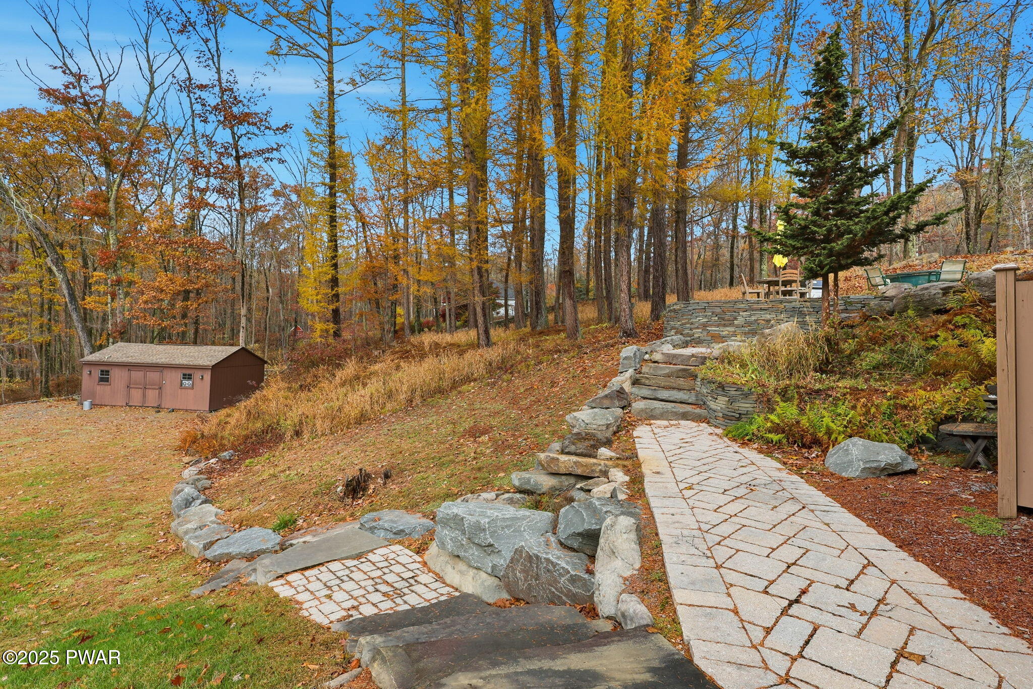 Hawley, Pennsylvania, 18428, United States, 2 Bedrooms Bedrooms, ,3 BathroomsBathrooms,Residential,Active,1985583