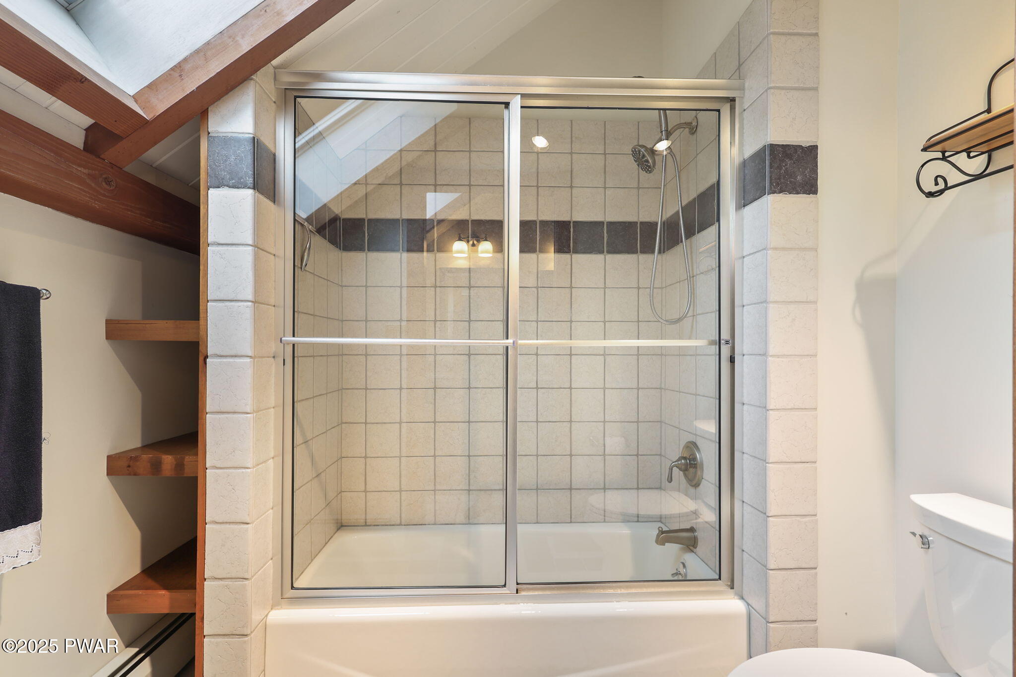 Lake Ariel, Pennsylvania, 18436, United States, 4 Bedrooms Bedrooms, ,4 BathroomsBathrooms,Residential,Active,1877861