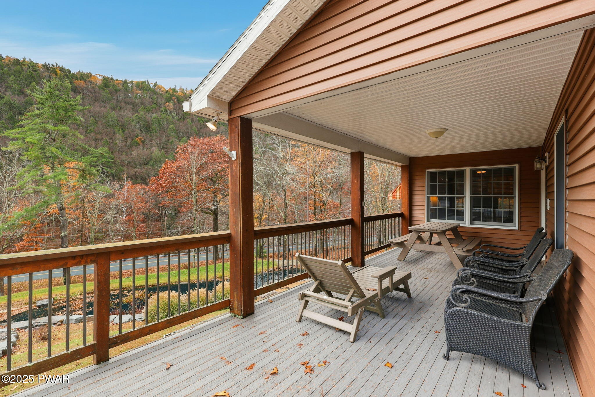 Hawley, Pennsylvania, 18428, United States, 2 Bedrooms Bedrooms, ,3 BathroomsBathrooms,Residential,Active,1985583