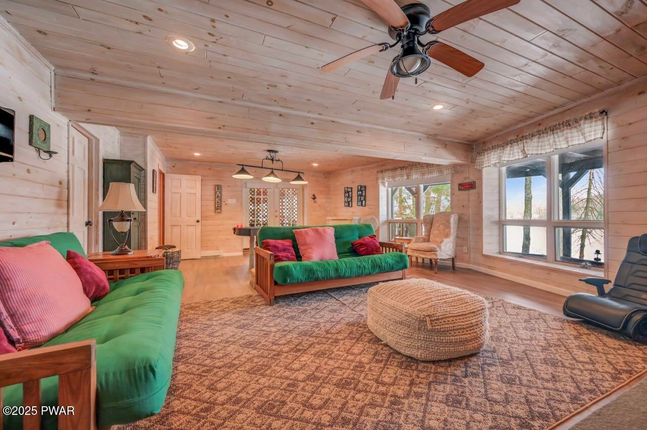 Lake Ariel, Pennsylvania, 18436, United States, 5 Bedrooms Bedrooms, ,2 BathroomsBathrooms,Residential,Active,2006806