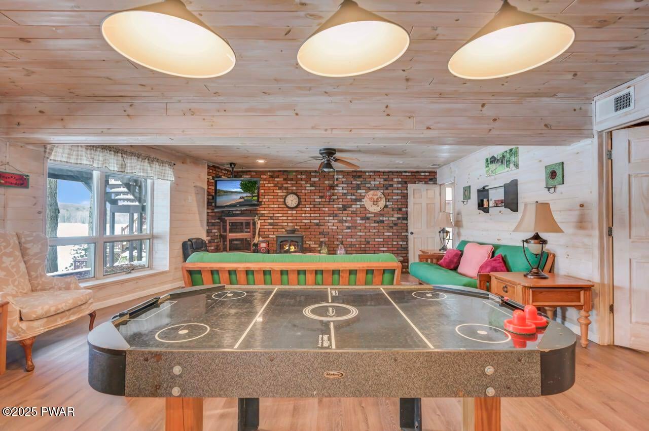 Lake Ariel, Pennsylvania, 18436, United States, 5 Bedrooms Bedrooms, ,2 BathroomsBathrooms,Residential,Active,2006806