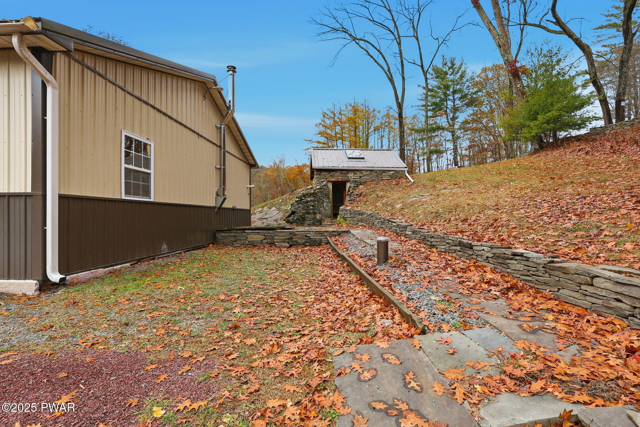 Hawley, Pennsylvania, 18428, United States, 2 Bedrooms Bedrooms, ,3 BathroomsBathrooms,Residential,Active,1985583