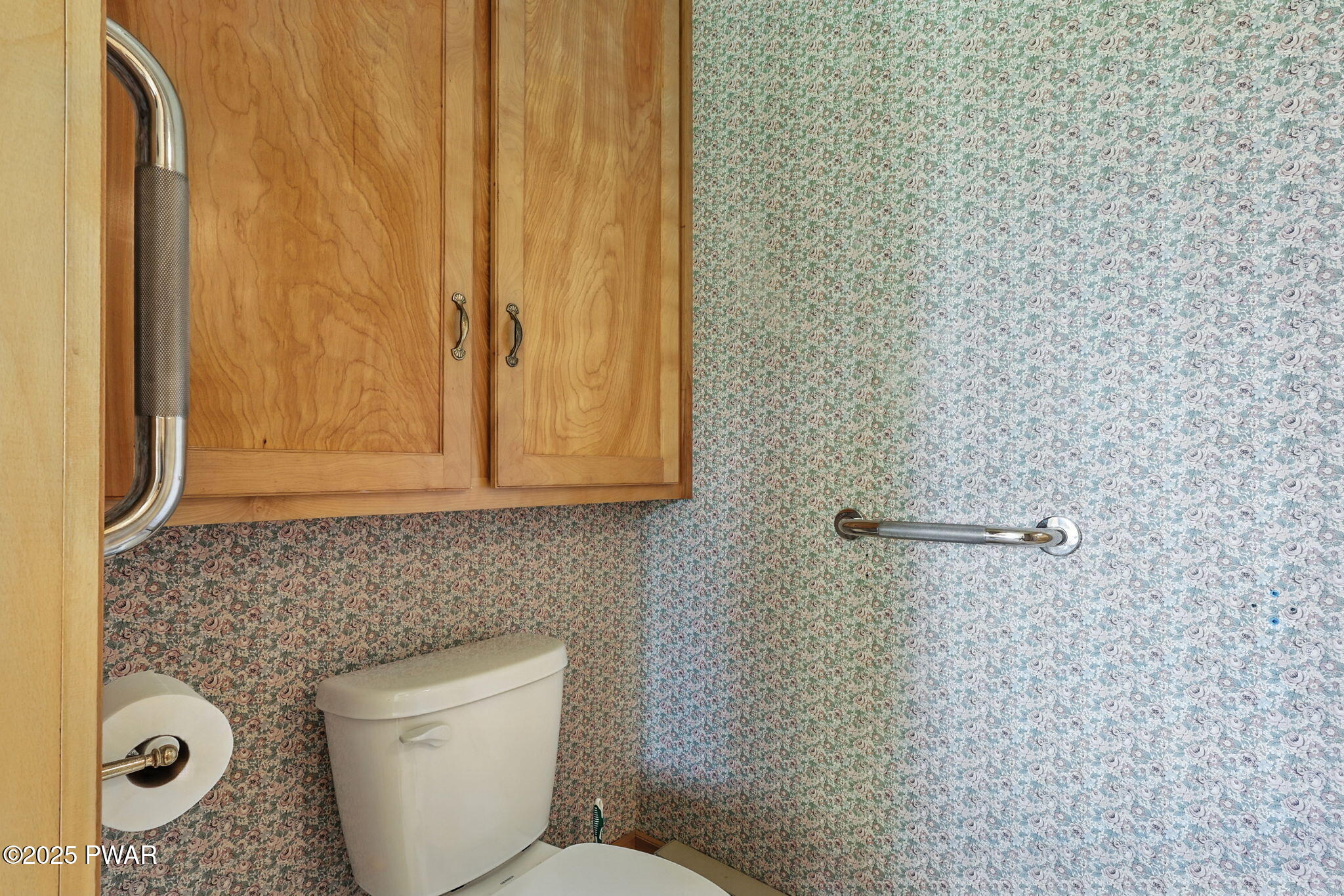 Forest City, Pennsylvania, 18421, United States, 6 Bedrooms Bedrooms, ,4 BathroomsBathrooms,Residential,Pending,1994968