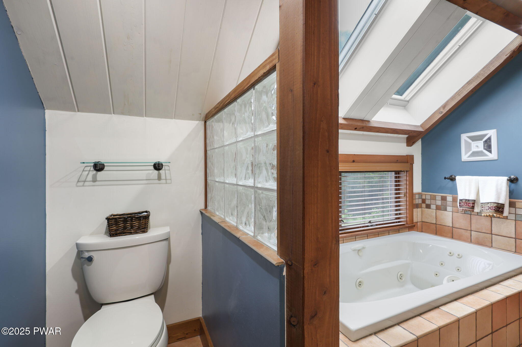 Lake Ariel, Pennsylvania, 18436, United States, 4 Bedrooms Bedrooms, ,4 BathroomsBathrooms,Residential,Active,1877861