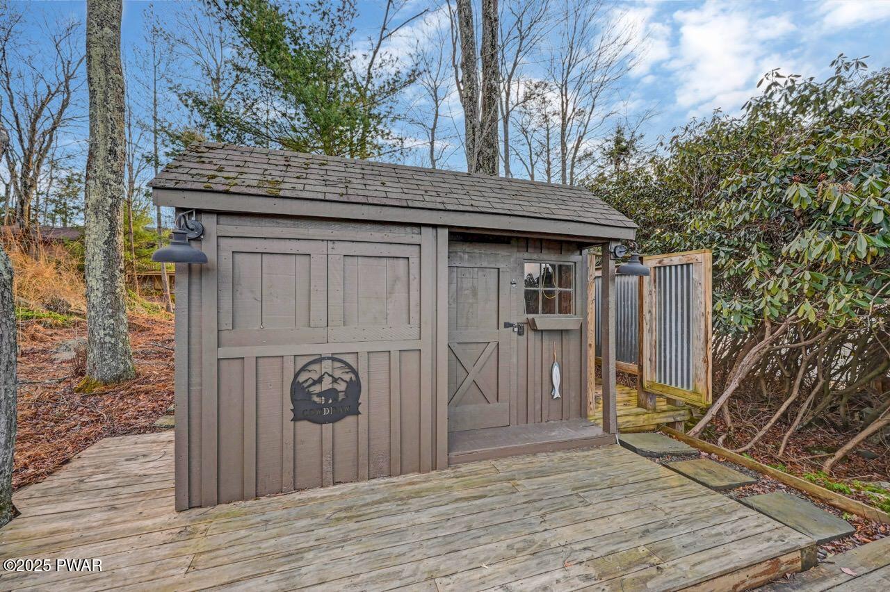 Lake Ariel, Pennsylvania, 18436, United States, 4 Bedrooms Bedrooms, ,3 BathroomsBathrooms,Residential,Active,2010911