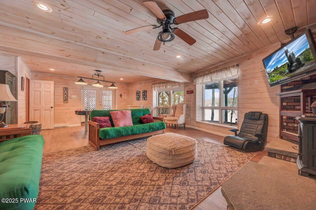 Lake Ariel, Pennsylvania, 18436, United States, 5 Bedrooms Bedrooms, ,2 BathroomsBathrooms,Residential,Active,2006806