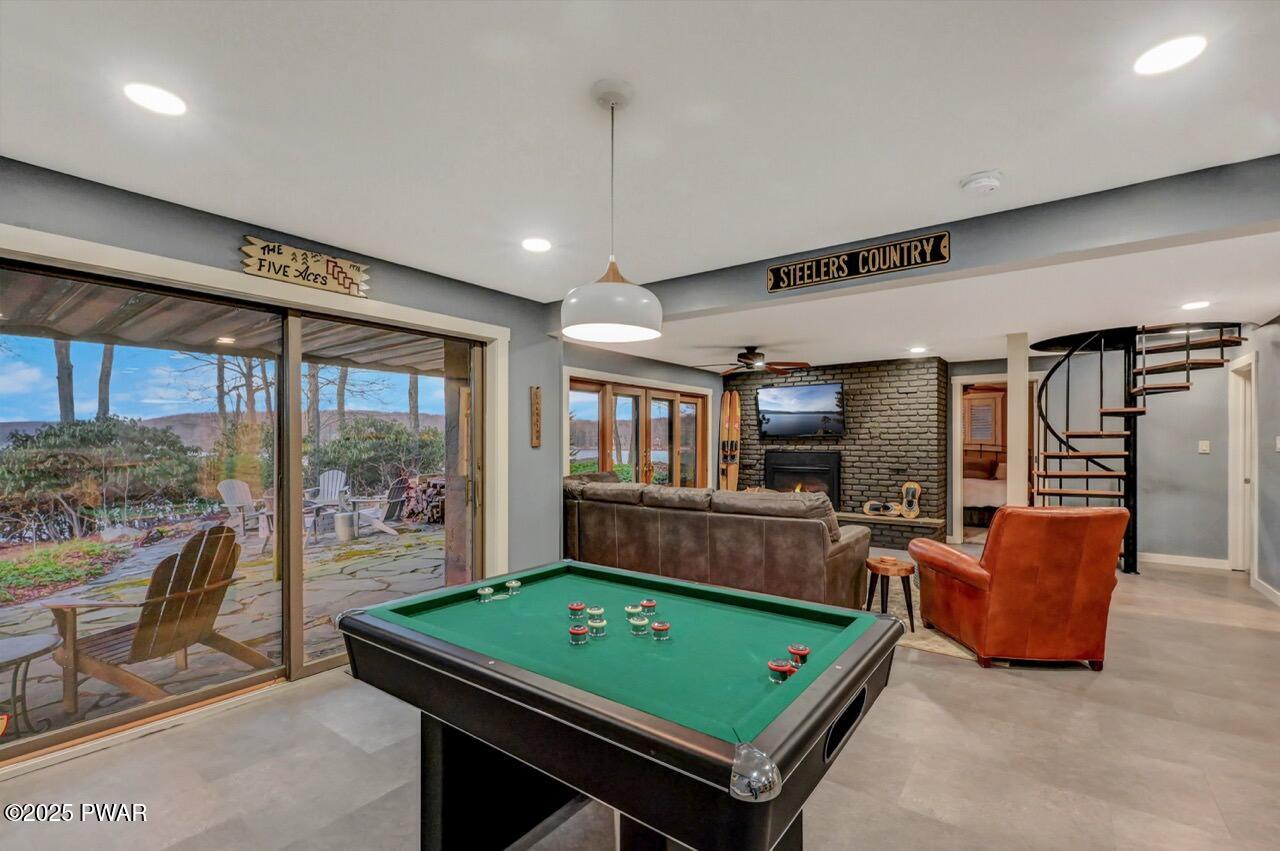 Lake Ariel, Pennsylvania, 18436, United States, 4 Bedrooms Bedrooms, ,3 BathroomsBathrooms,Residential,Active,2010911