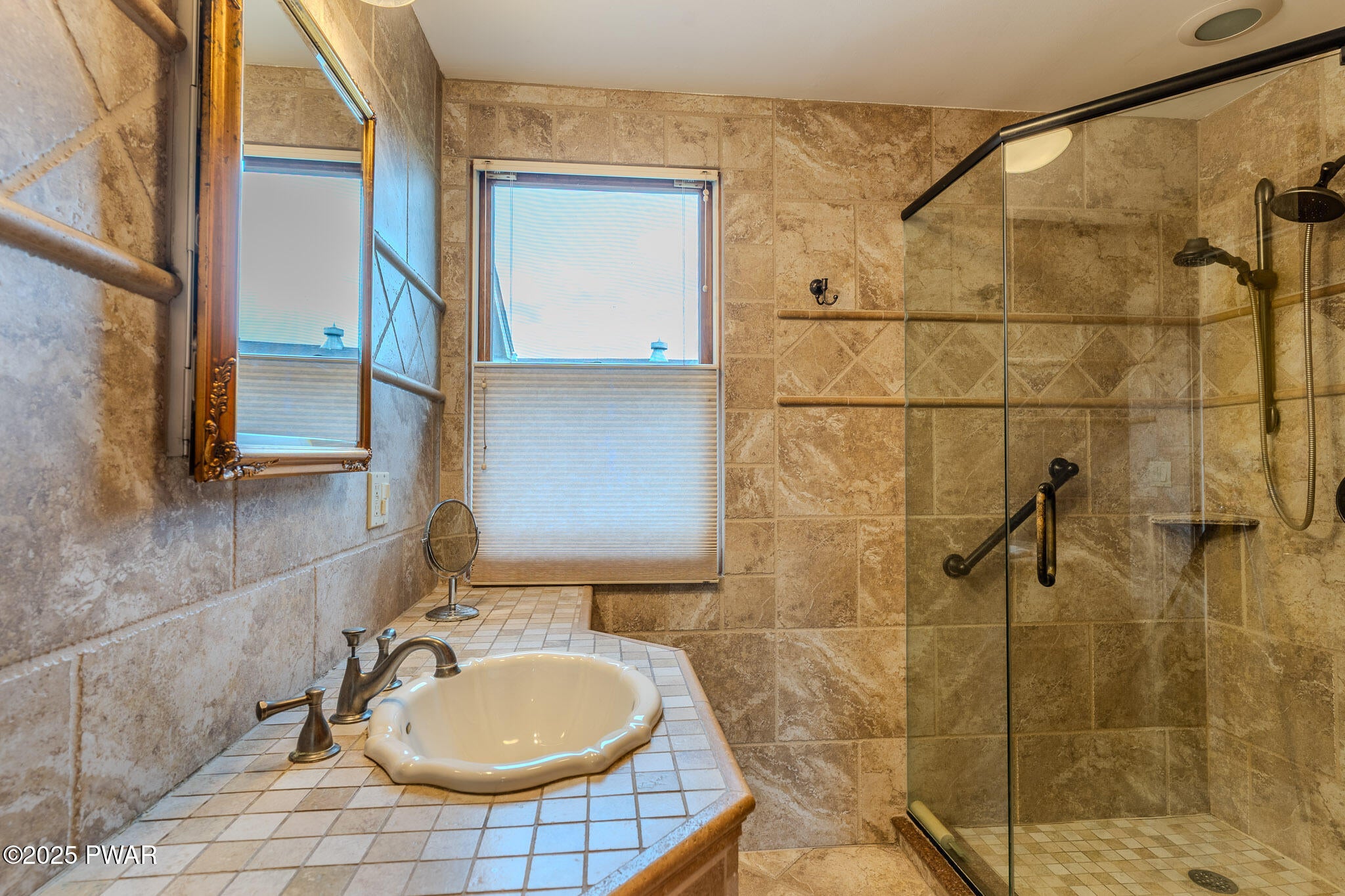 Honesdale, Pennsylvania, 18431, United States, 6 Bedrooms Bedrooms, ,4 BathroomsBathrooms,Residential,Active,1824543