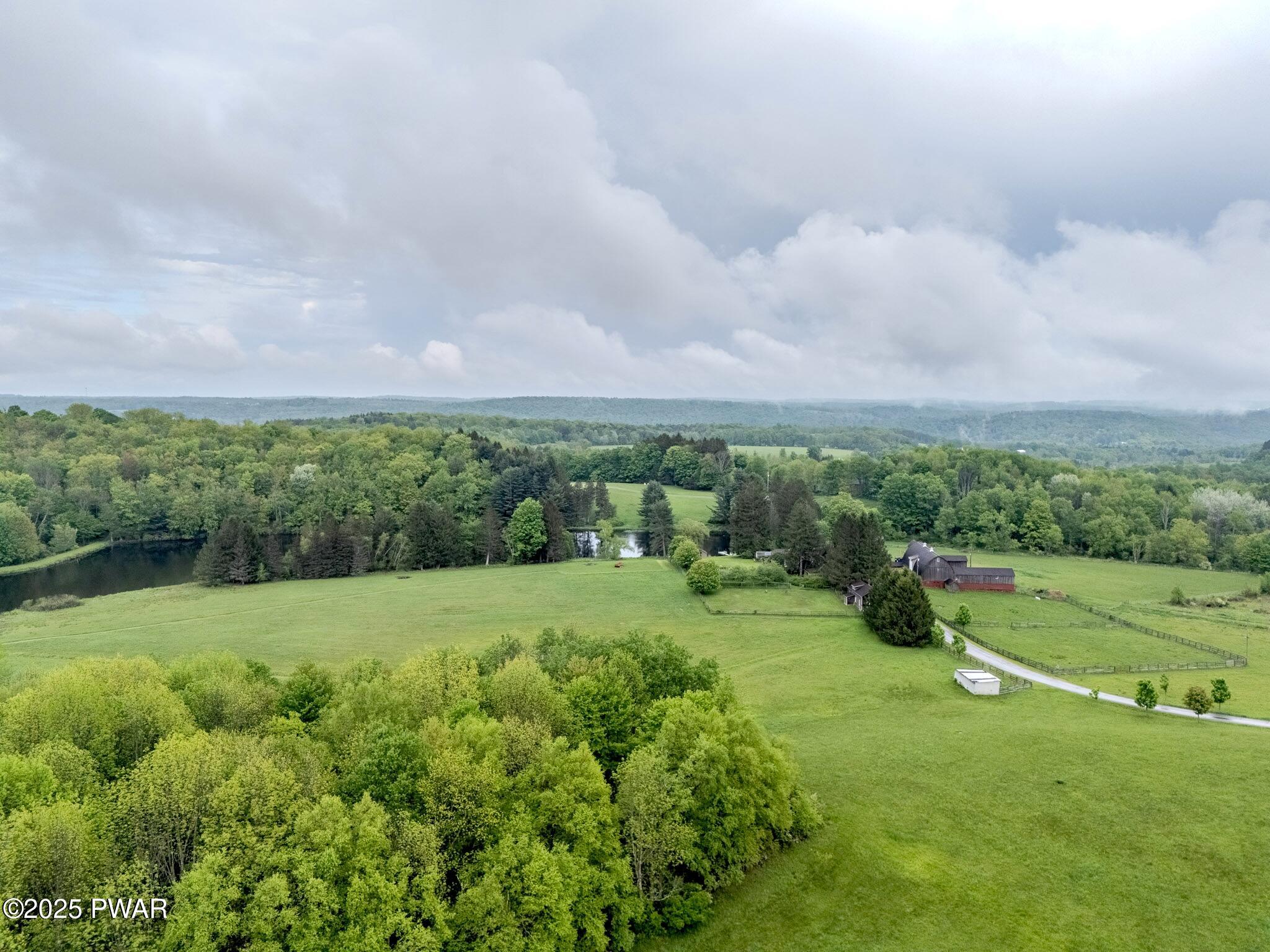 Honesdale, Pennsylvania, 18431, United States, 6 Bedrooms Bedrooms, ,4 BathroomsBathrooms,Residential,Active,1824543