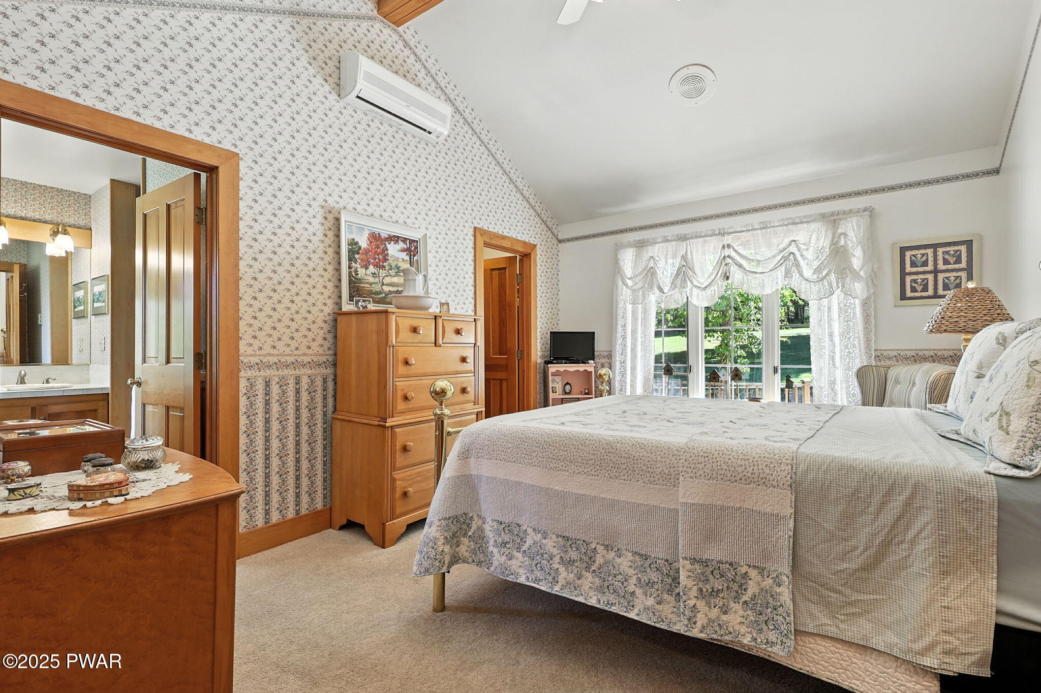 Forest City, Pennsylvania, 18421, United States, 6 Bedrooms Bedrooms, ,4 BathroomsBathrooms,Residential,Active,1941344