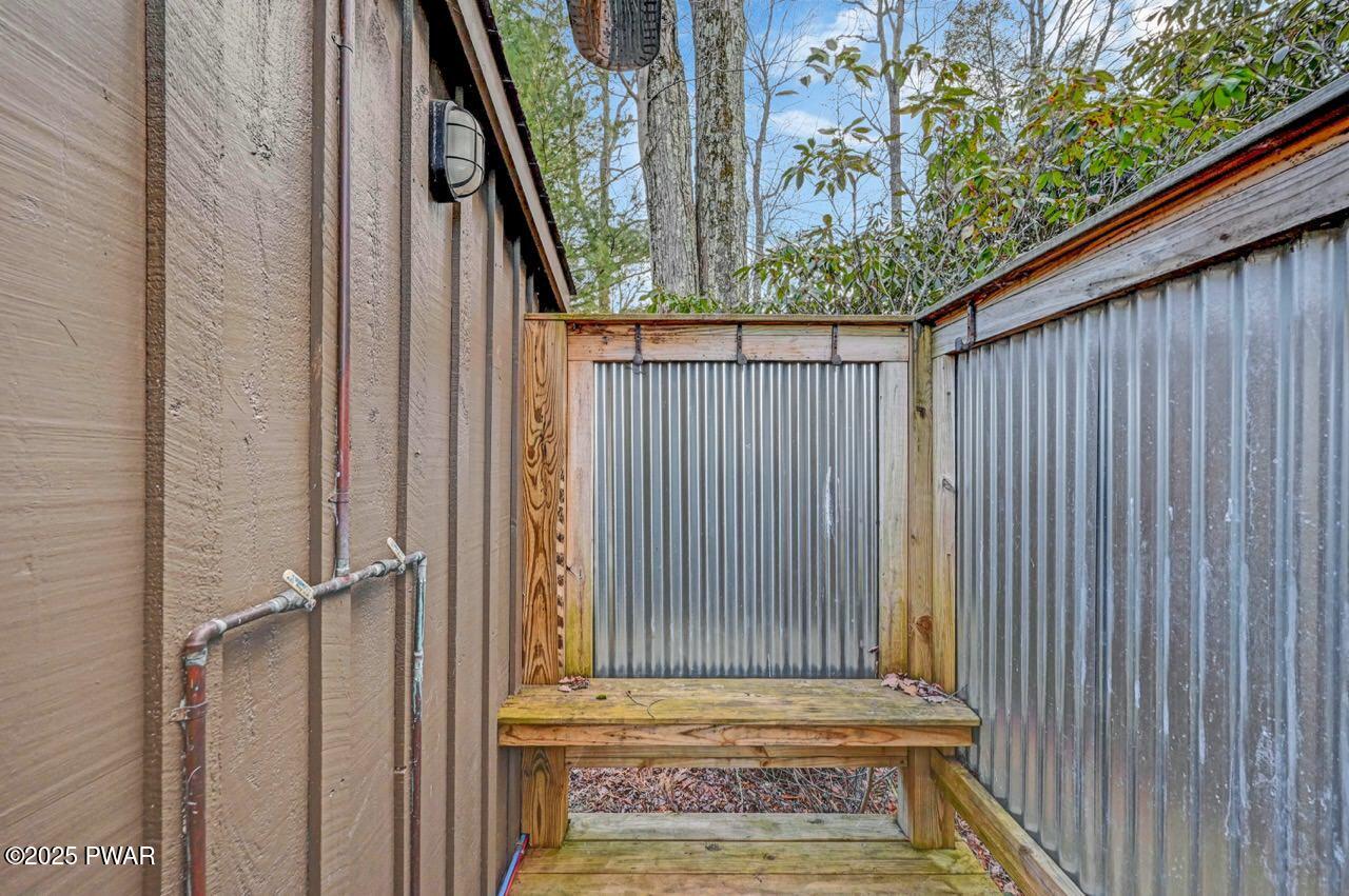 Lake Ariel, Pennsylvania, 18436, United States, 4 Bedrooms Bedrooms, ,3 BathroomsBathrooms,Residential,Active,2010911