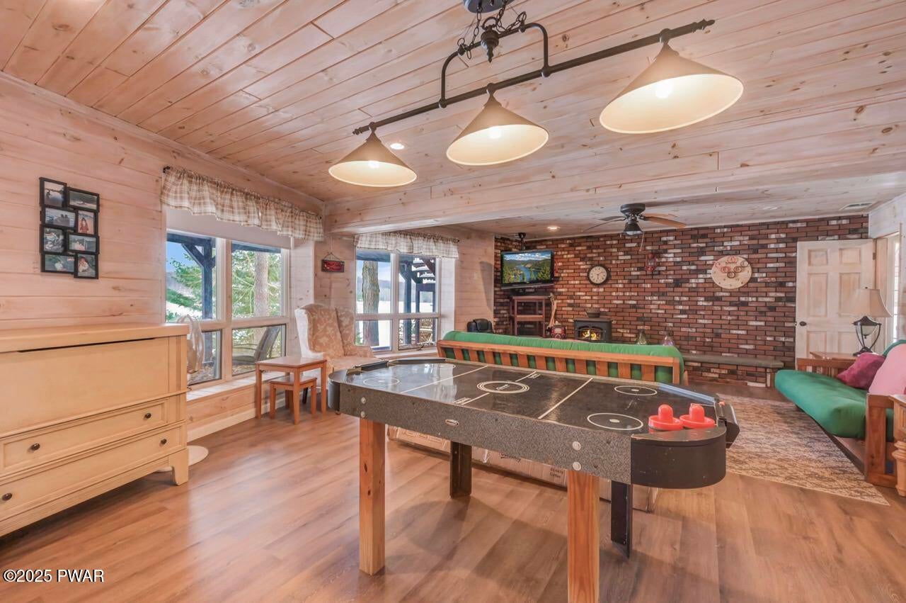 Lake Ariel, Pennsylvania, 18436, United States, 5 Bedrooms Bedrooms, ,2 BathroomsBathrooms,Residential,Active,2006806