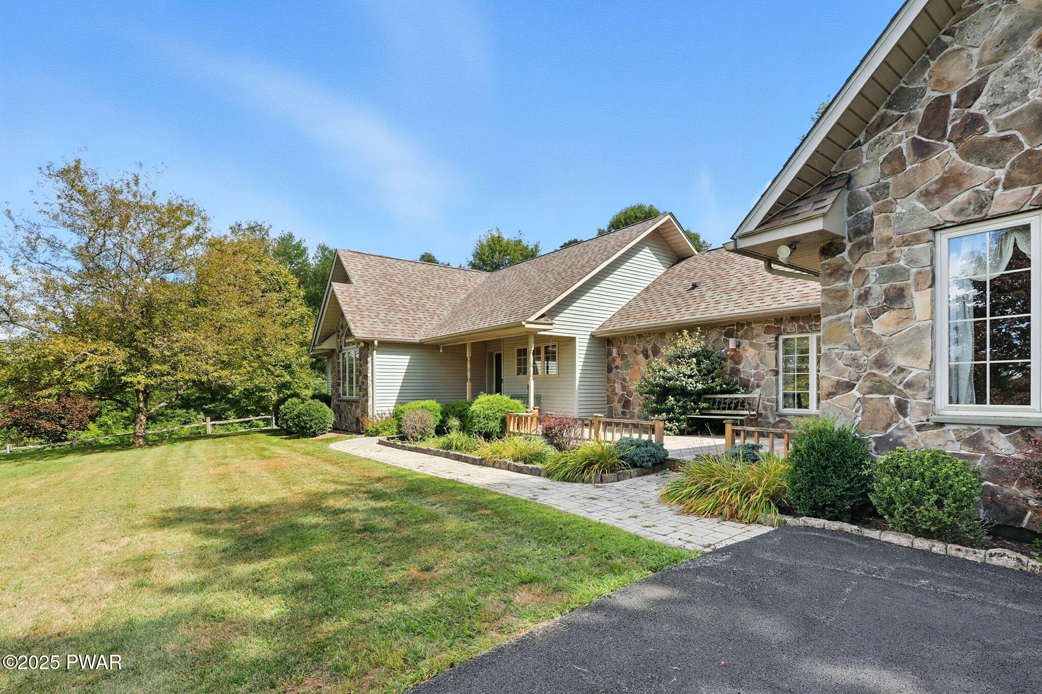 Forest City, Pennsylvania, 18421, United States, 6 Bedrooms Bedrooms, ,4 BathroomsBathrooms,Residential,Active,1941344