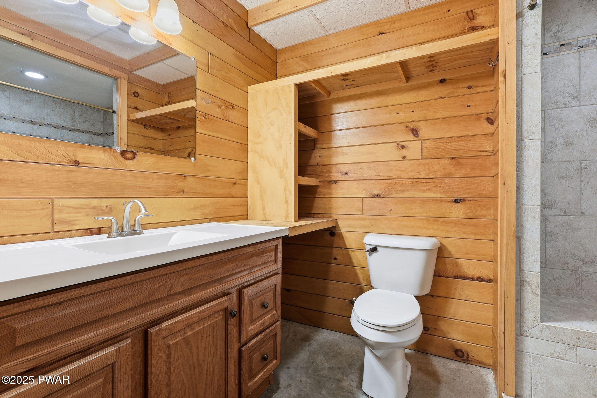 Hawley, Pennsylvania, 18428, United States, 2 Bedrooms Bedrooms, ,3 BathroomsBathrooms,Residential,Active,1985583