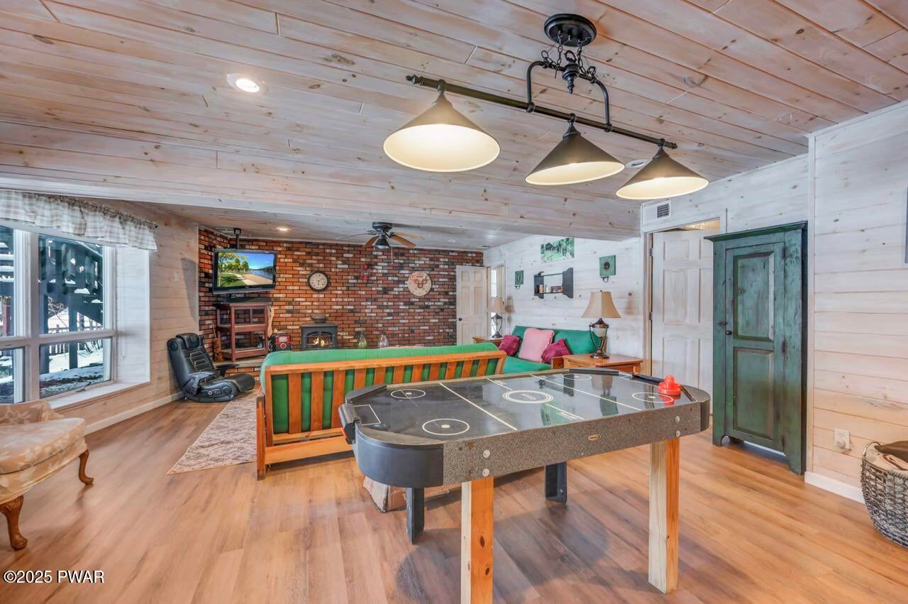 Lake Ariel, Pennsylvania, 18436, United States, 5 Bedrooms Bedrooms, ,2 BathroomsBathrooms,Residential,Active,2006806