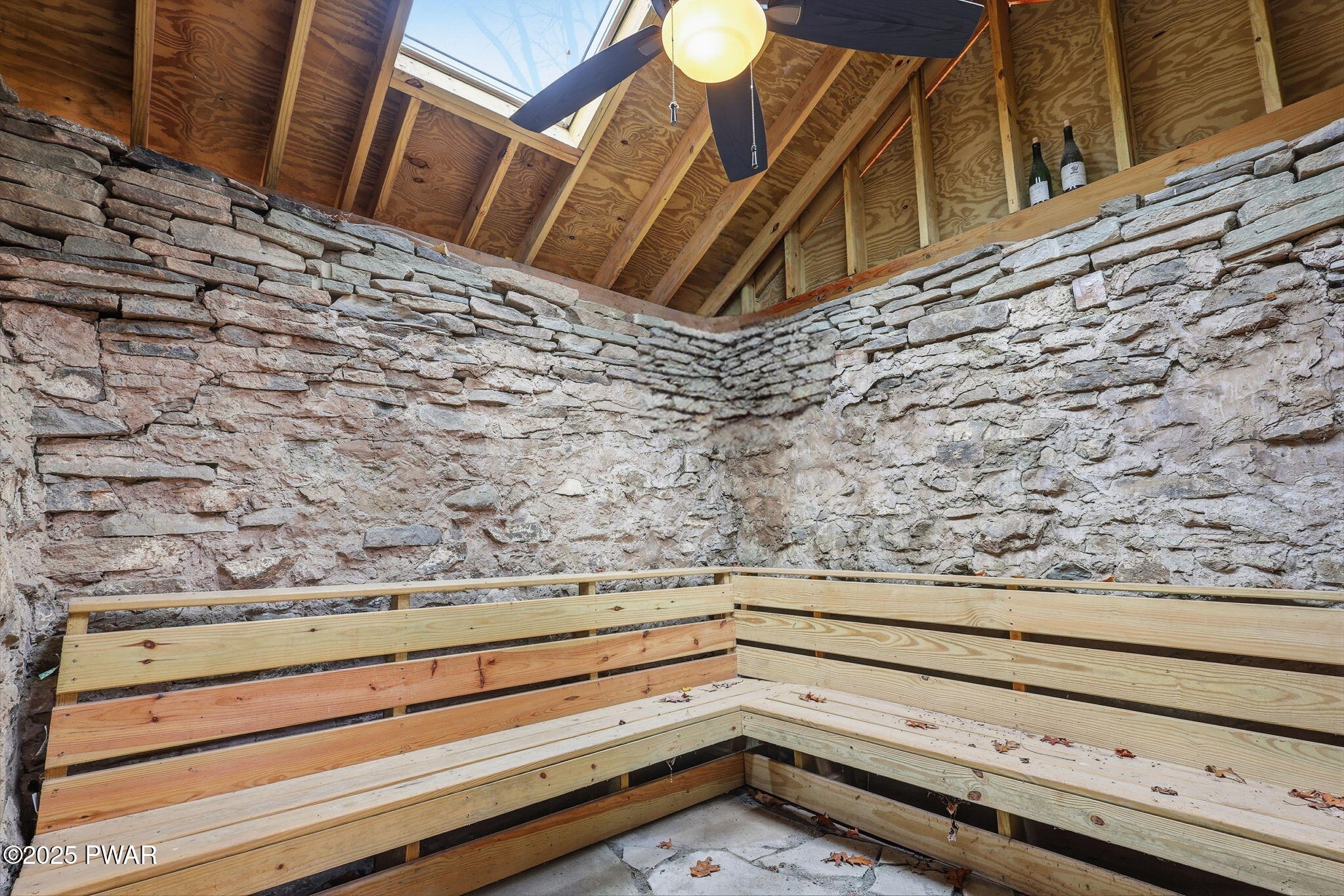 Hawley, Pennsylvania, 18428, United States, 2 Bedrooms Bedrooms, ,3 BathroomsBathrooms,Residential,Active,1985583