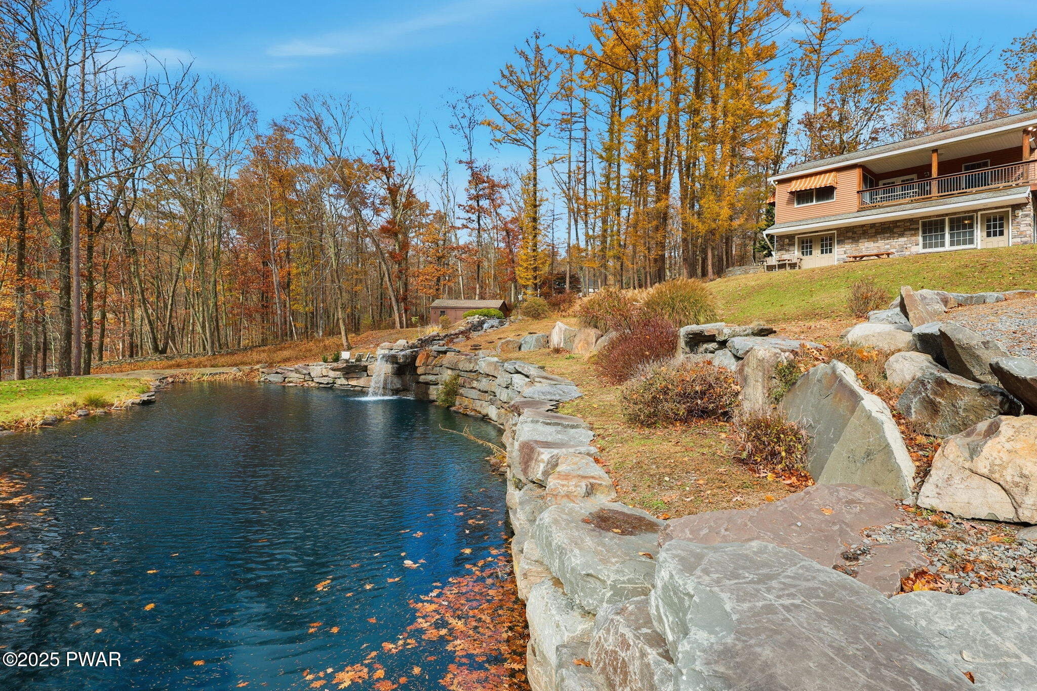 Hawley, Pennsylvania, 18428, United States, 2 Bedrooms Bedrooms, ,3 BathroomsBathrooms,Residential,Active,1985583