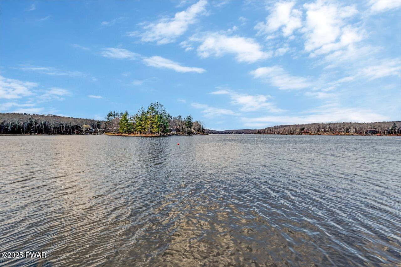 Lake Ariel, Pennsylvania, 18436, United States, 4 Bedrooms Bedrooms, ,3 BathroomsBathrooms,Residential,Active,2010911