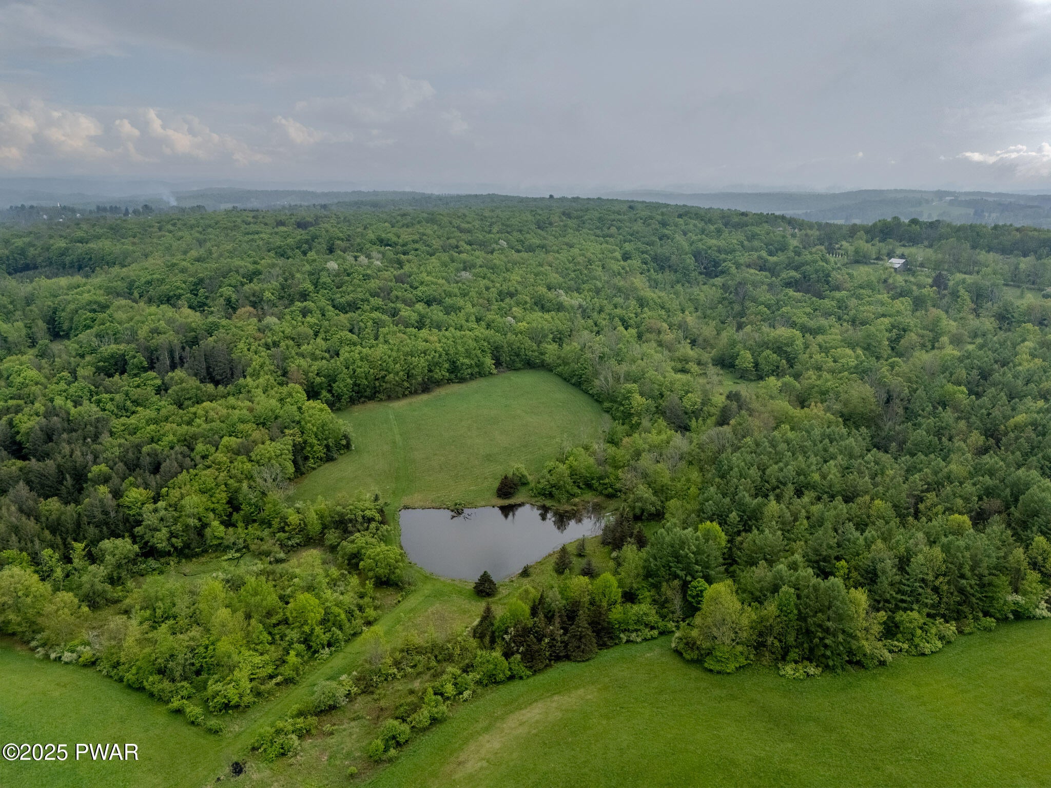 Honesdale, Pennsylvania, 18431, United States, 6 Bedrooms Bedrooms, ,4 BathroomsBathrooms,Residential,Active,1824543