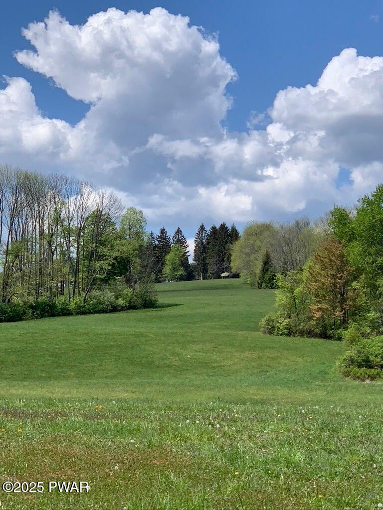 Honesdale, Pennsylvania, 18431, United States, 6 Bedrooms Bedrooms, ,4 BathroomsBathrooms,Residential,Active,1824543