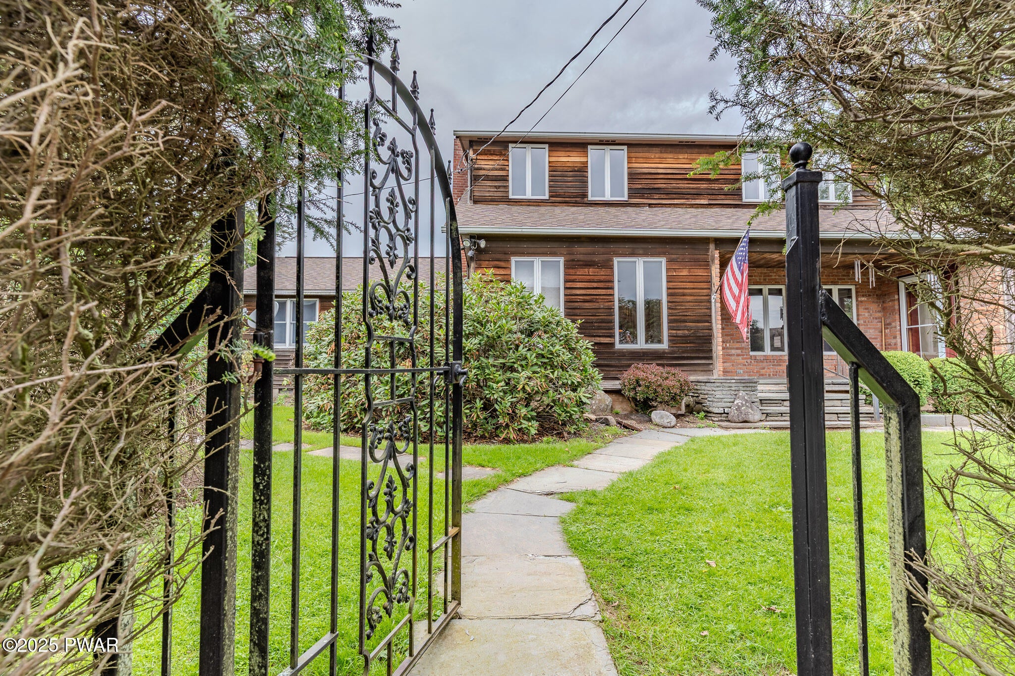 Honesdale, Pennsylvania, 18431, United States, 6 Bedrooms Bedrooms, ,4 BathroomsBathrooms,Residential,Active,1824543