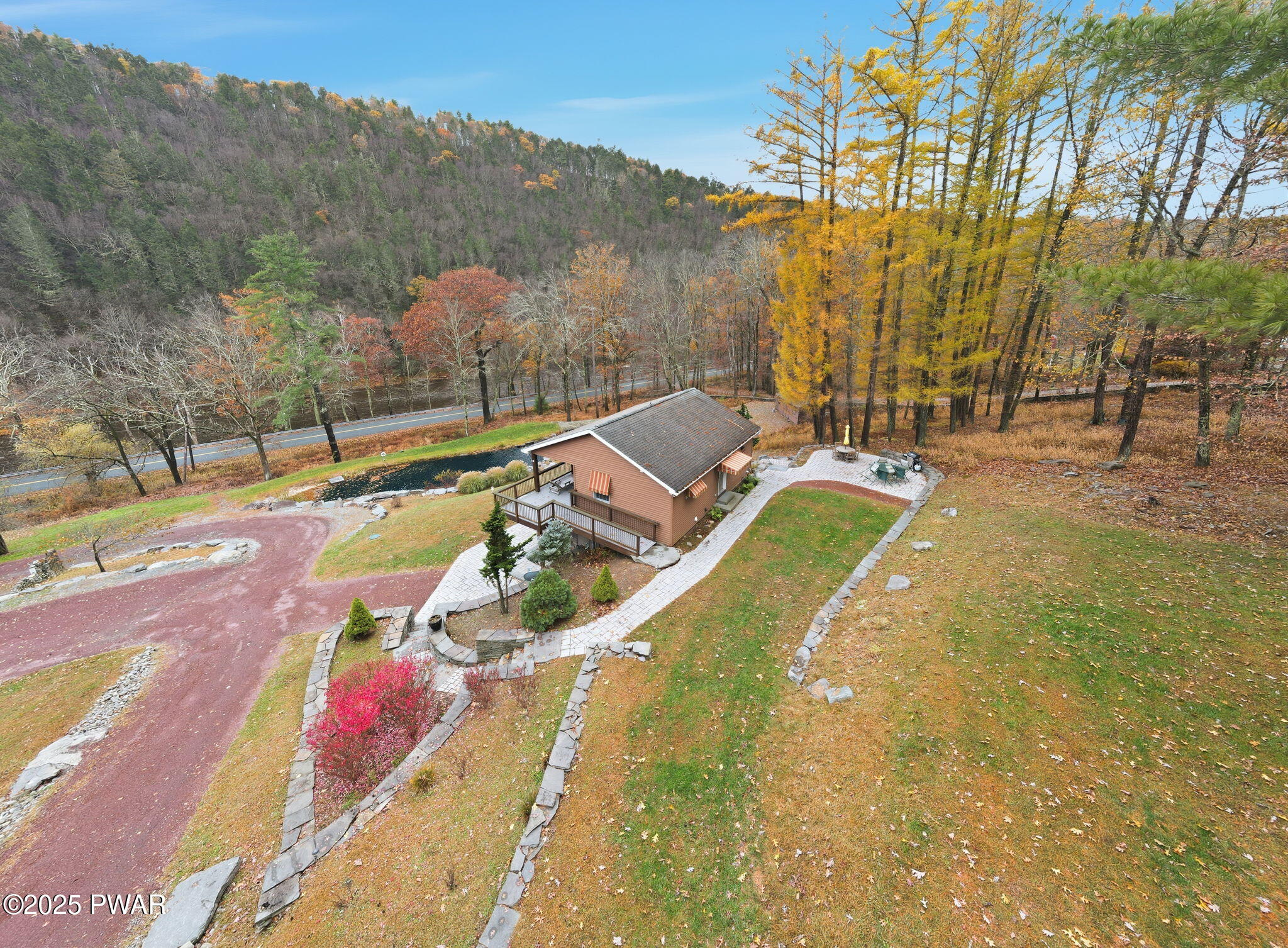 Hawley, Pennsylvania, 18428, United States, 2 Bedrooms Bedrooms, ,3 BathroomsBathrooms,Residential,Active,1985583