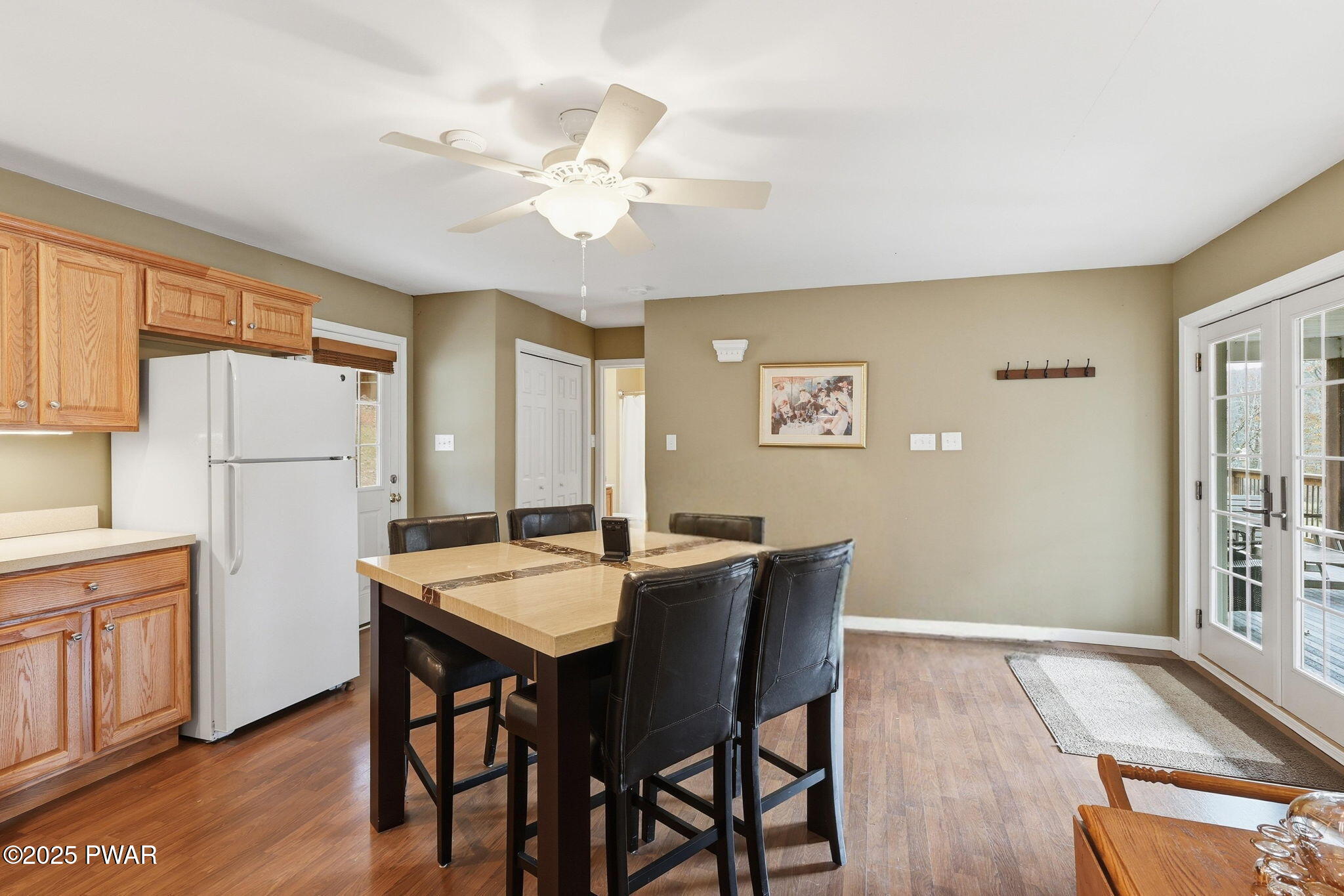 Hawley, Pennsylvania, 18428, United States, 2 Bedrooms Bedrooms, ,3 BathroomsBathrooms,Residential,Active,1985583