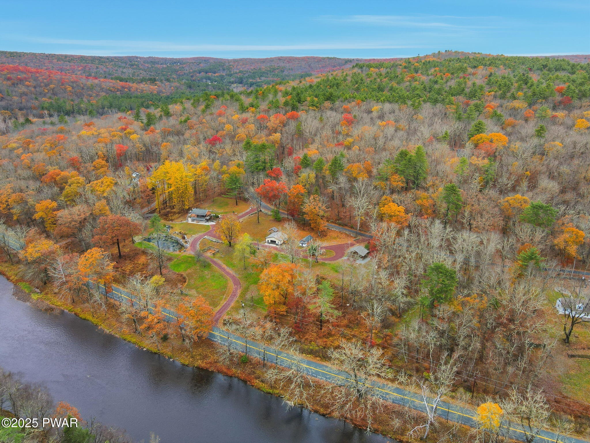Hawley, Pennsylvania, 18428, United States, 2 Bedrooms Bedrooms, ,3 BathroomsBathrooms,Residential,Active,1985583