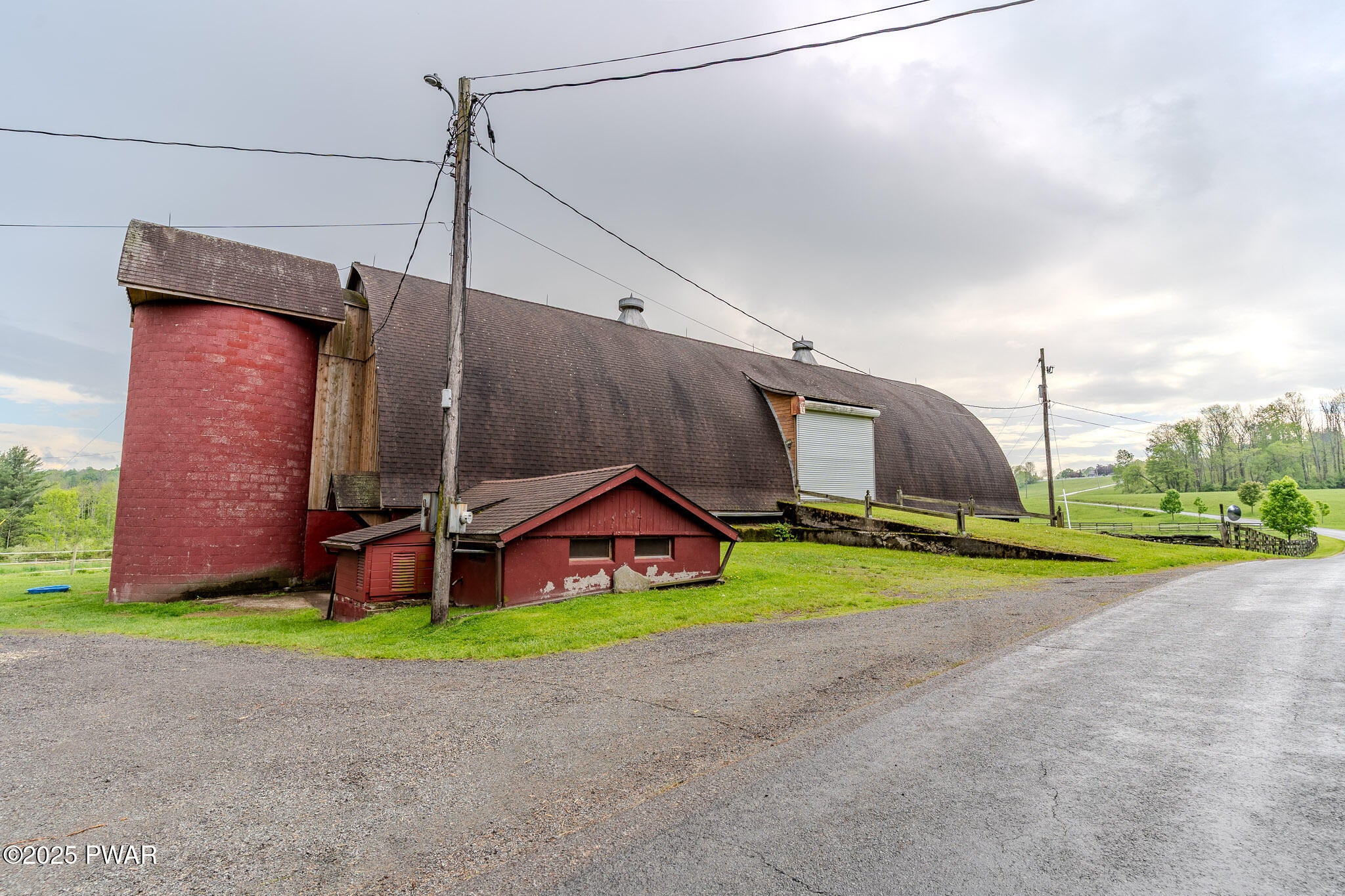 Honesdale, Pennsylvania, 18431, United States, 6 Bedrooms Bedrooms, ,4 BathroomsBathrooms,Residential,Active,1824543