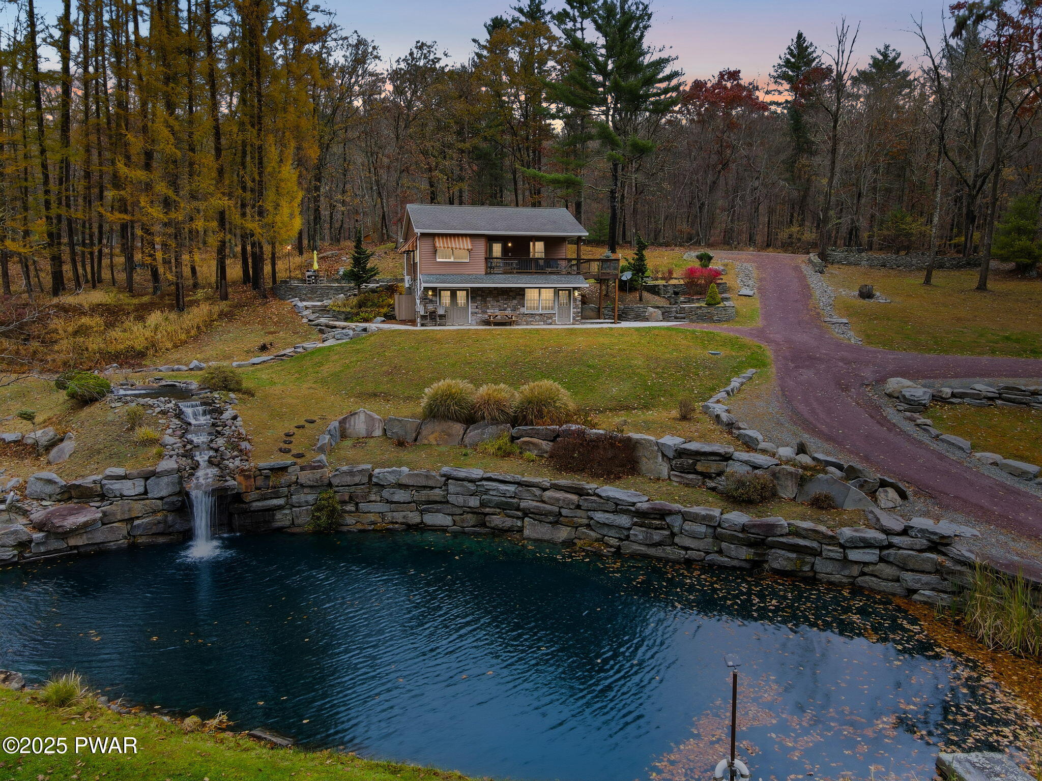 Hawley, Pennsylvania, 18428, United States, 2 Bedrooms Bedrooms, ,3 BathroomsBathrooms,Residential,Active,1985583
