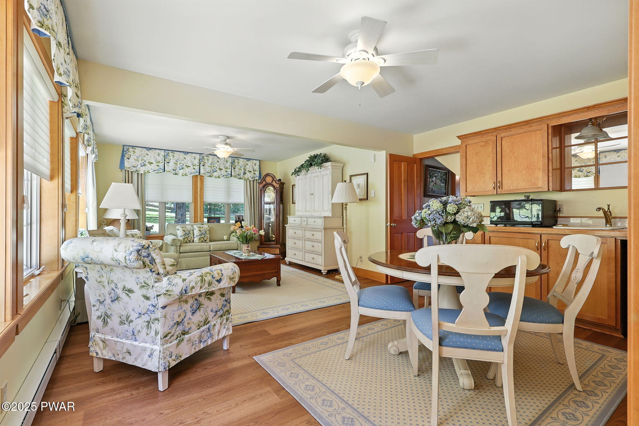 Forest City, Pennsylvania, 18421, United States, 6 Bedrooms Bedrooms, ,4 BathroomsBathrooms,Residential,Active,1941344