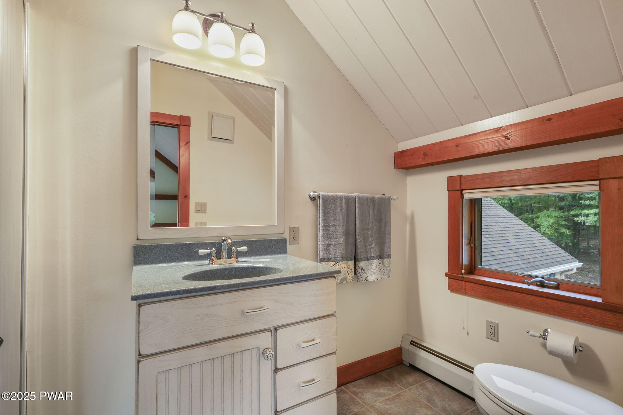 Lake Ariel, Pennsylvania, 18436, United States, 4 Bedrooms Bedrooms, ,4 BathroomsBathrooms,Residential,Active,1877861