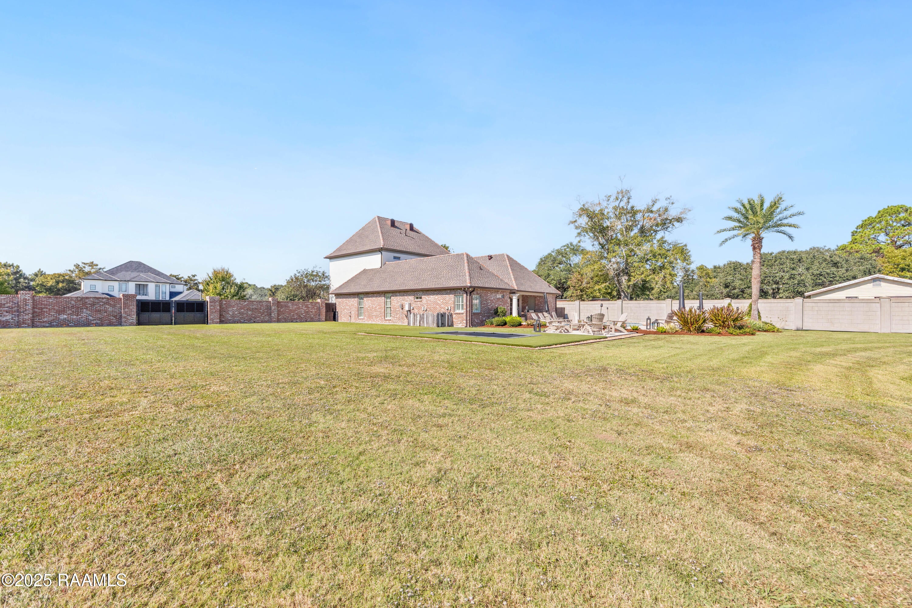 Breaux Bridge, Louisiana, 70517, United States, 4 Bedrooms Bedrooms, ,5 BathroomsBathrooms,Residential,Active,1985864