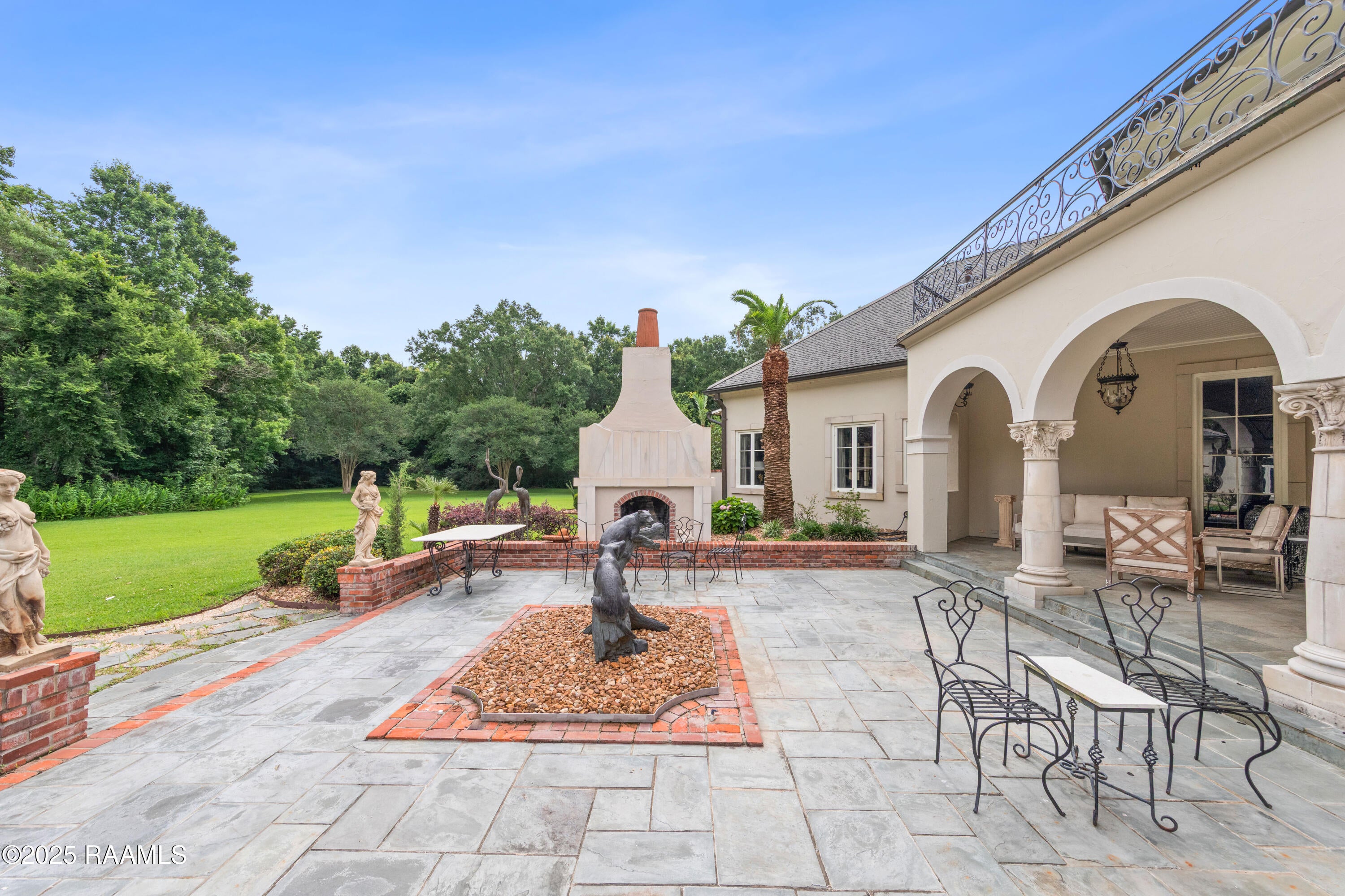 Abbeville, Louisiana, 70510, United States, 5 Bedrooms Bedrooms, ,5 BathroomsBathrooms,Residential,Active,1832294