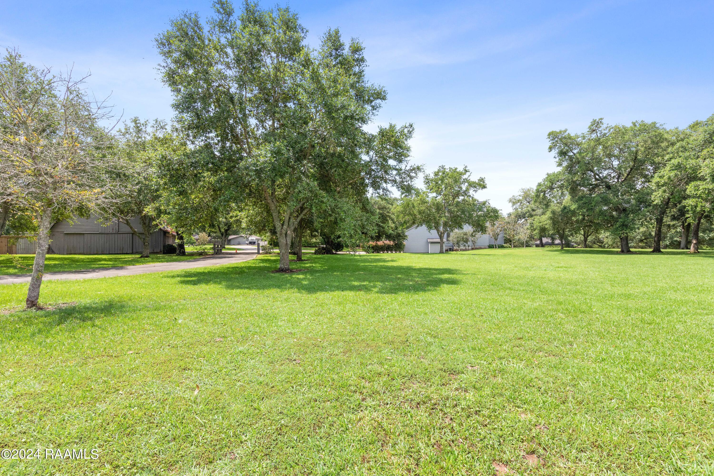 Breaux Bridge, Louisiana, 70517, United States, 4 Bedrooms Bedrooms, ,4 BathroomsBathrooms,Residential,Active,1922348