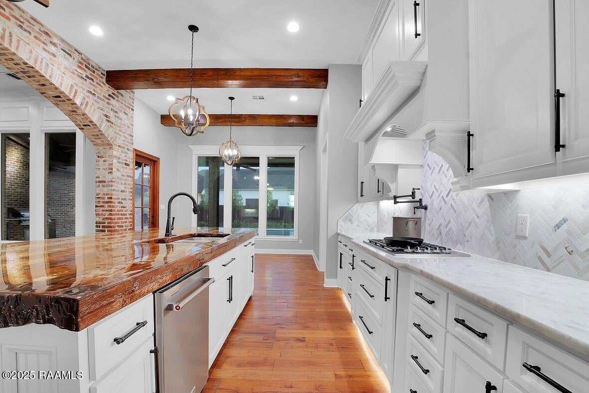 Broussard, Louisiana, 70518, United States, 4 Bedrooms Bedrooms, ,4 BathroomsBathrooms,Residential,Active,1936420