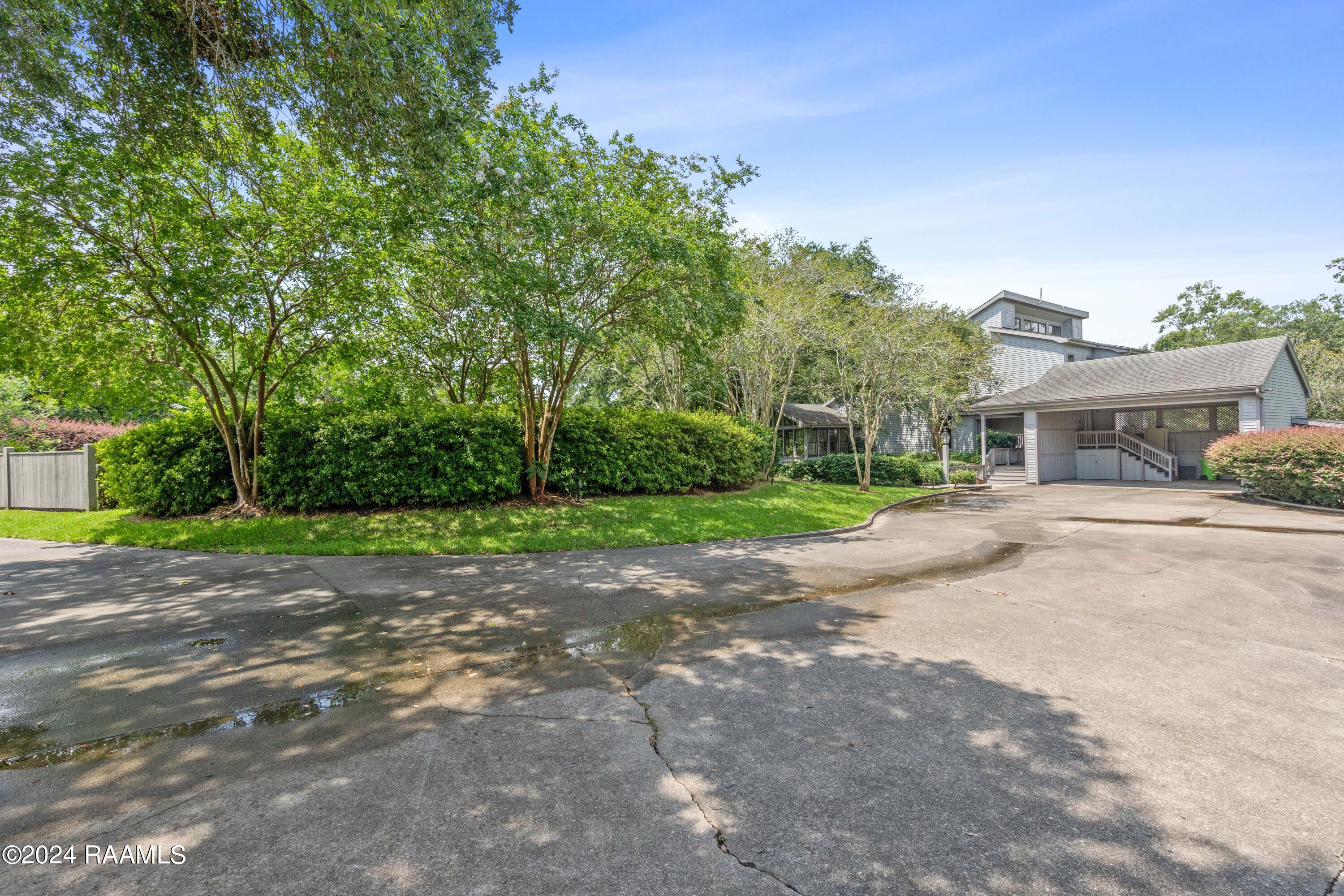 Breaux Bridge, Louisiana, 70517, United States, 4 Bedrooms Bedrooms, ,4 BathroomsBathrooms,Residential,Active,1922348