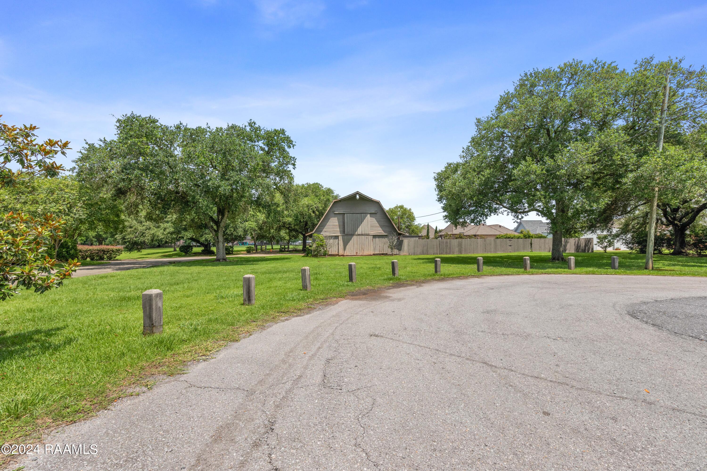 Breaux Bridge, Louisiana, 70517, United States, 4 Bedrooms Bedrooms, ,4 BathroomsBathrooms,Residential,Active,1922348