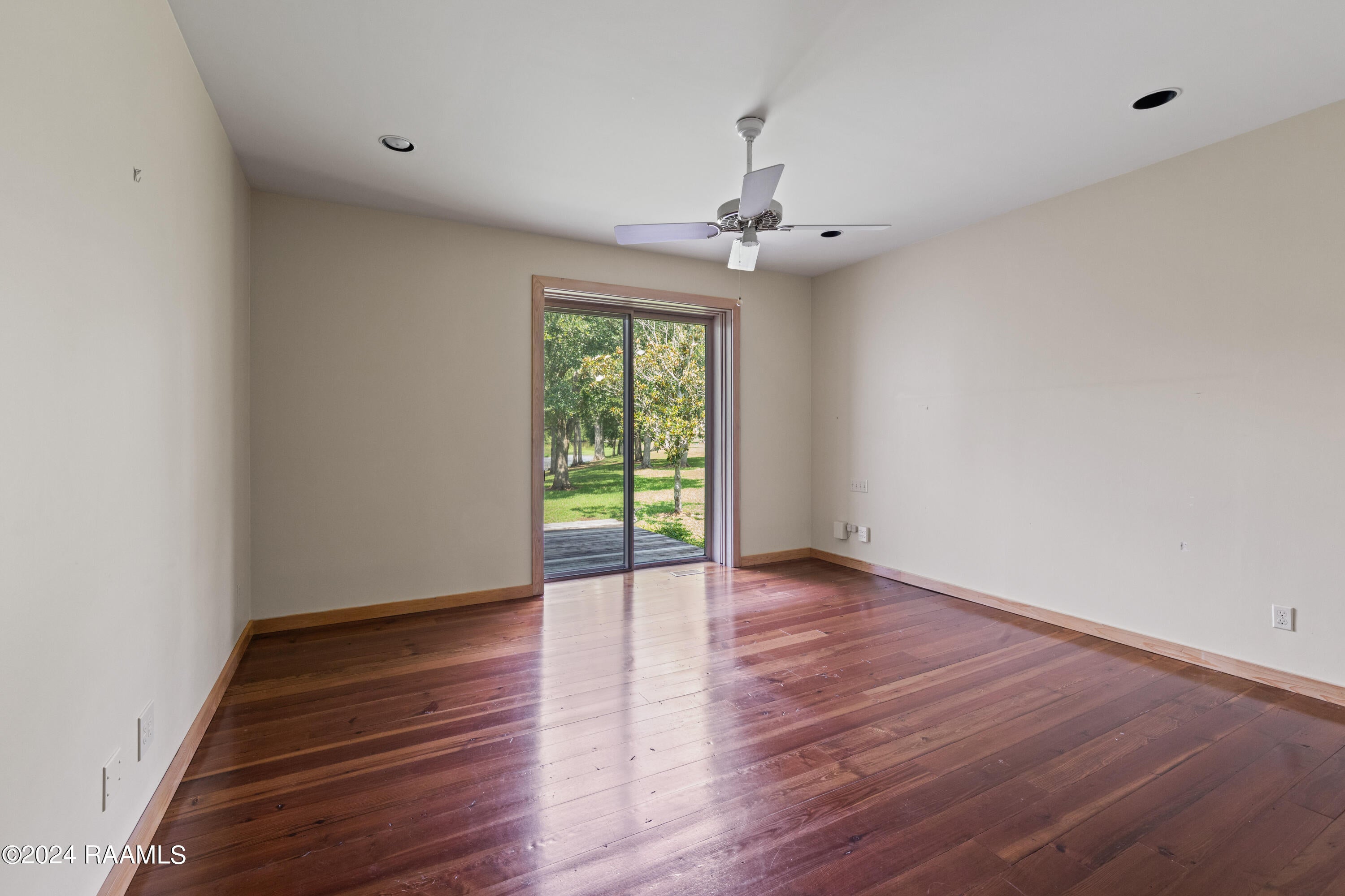 Breaux Bridge, Louisiana, 70517, United States, 4 Bedrooms Bedrooms, ,4 BathroomsBathrooms,Residential,Active,1922348