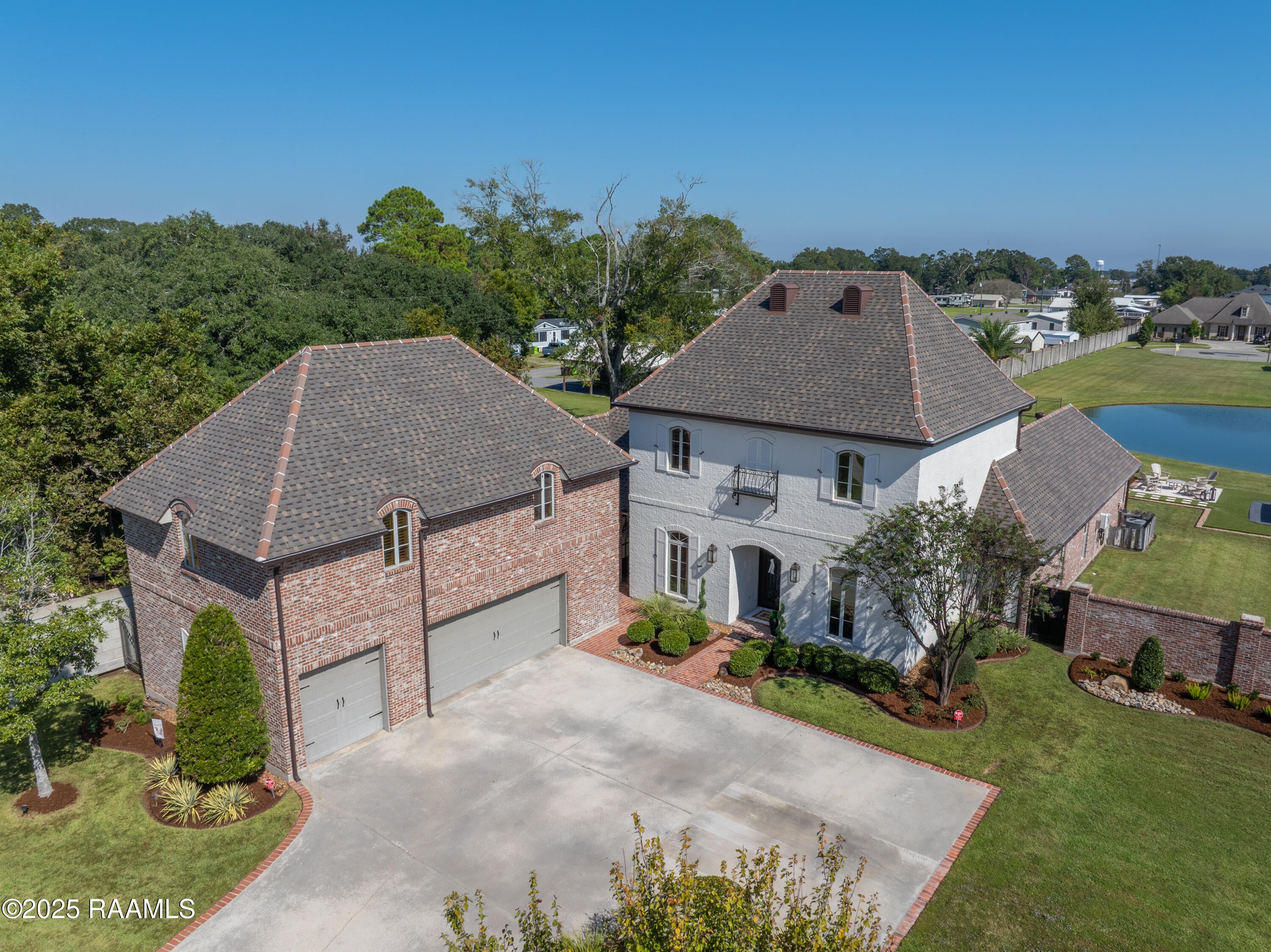 Breaux Bridge, Louisiana, 70517, United States, 4 Bedrooms Bedrooms, ,5 BathroomsBathrooms,Residential,Active,1985864