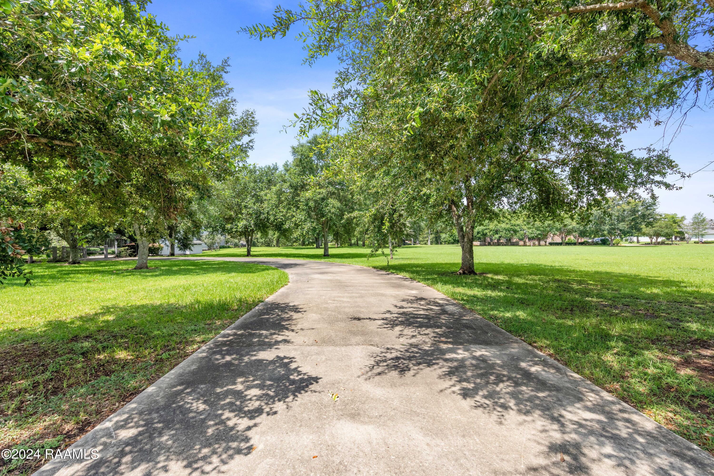 Breaux Bridge, Louisiana, 70517, United States, 4 Bedrooms Bedrooms, ,4 BathroomsBathrooms,Residential,Active,1922348