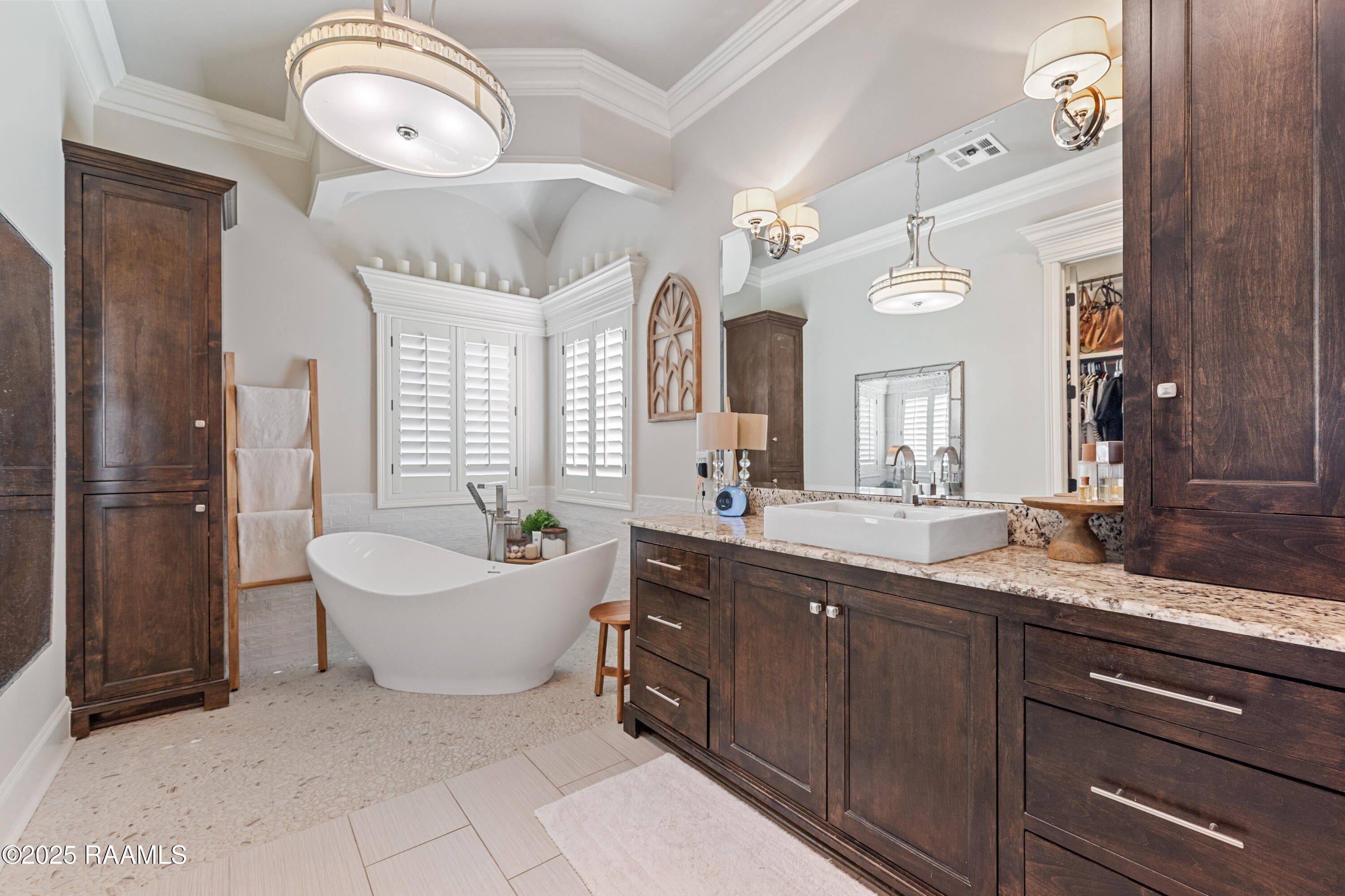 Breaux Bridge, Louisiana, 70517, United States, 4 Bedrooms Bedrooms, ,5 BathroomsBathrooms,Residential,Active,1985864