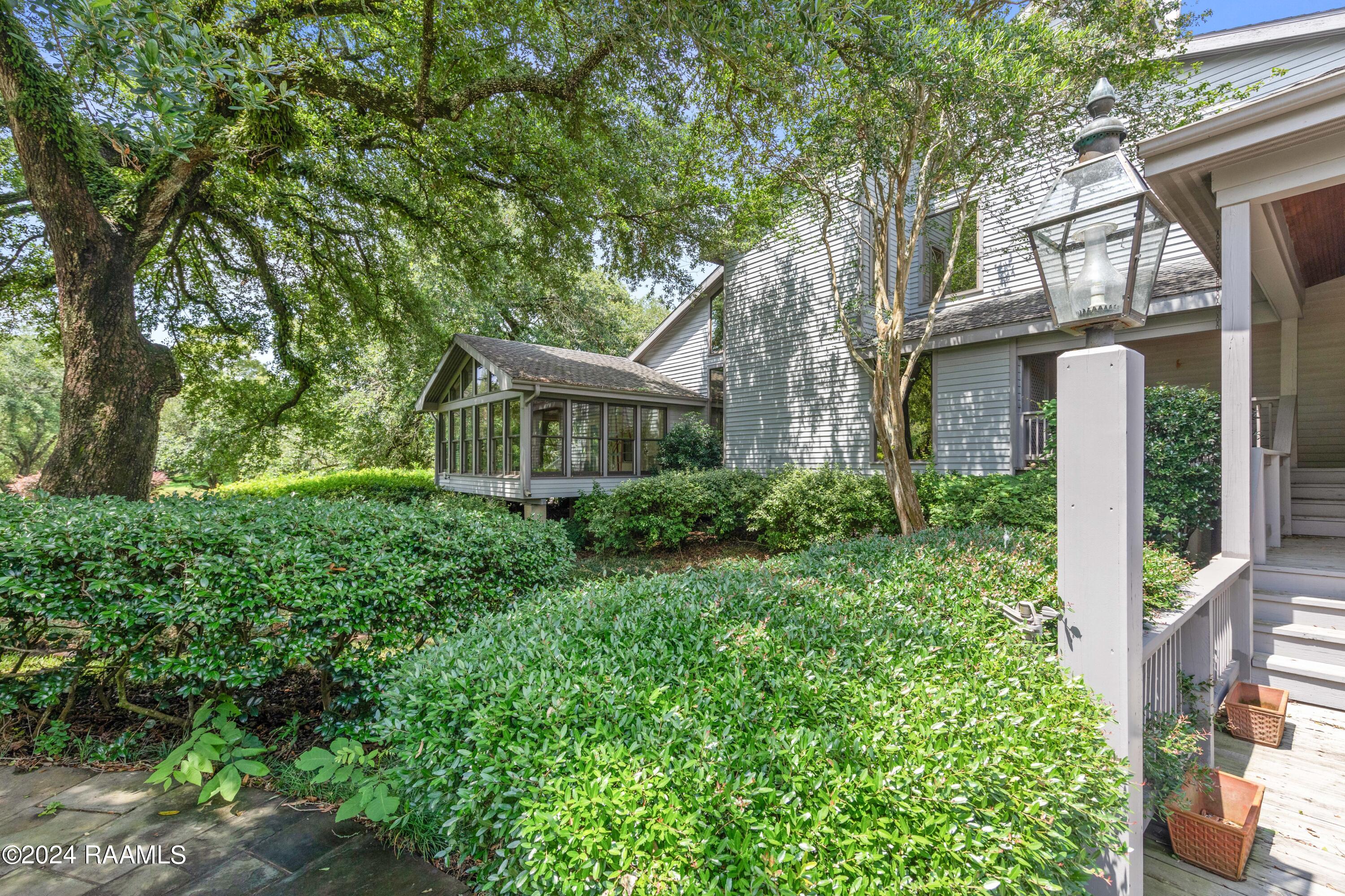 Breaux Bridge, Louisiana, 70517, United States, 4 Bedrooms Bedrooms, ,4 BathroomsBathrooms,Residential,Active,1922348